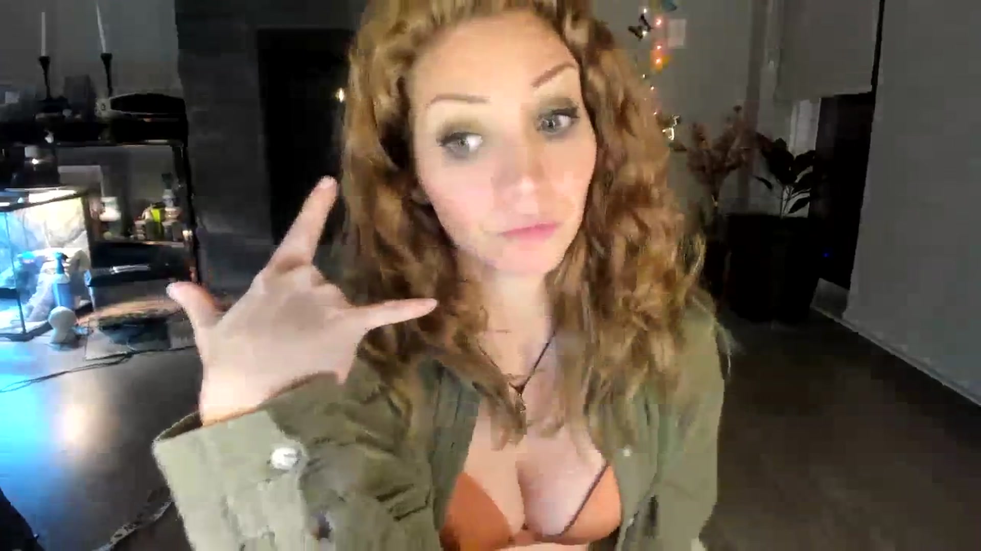 Gallery image thumbnail from Laurel's myfreecams stream on, 01/12/2024, 09:56 image 16 of 20