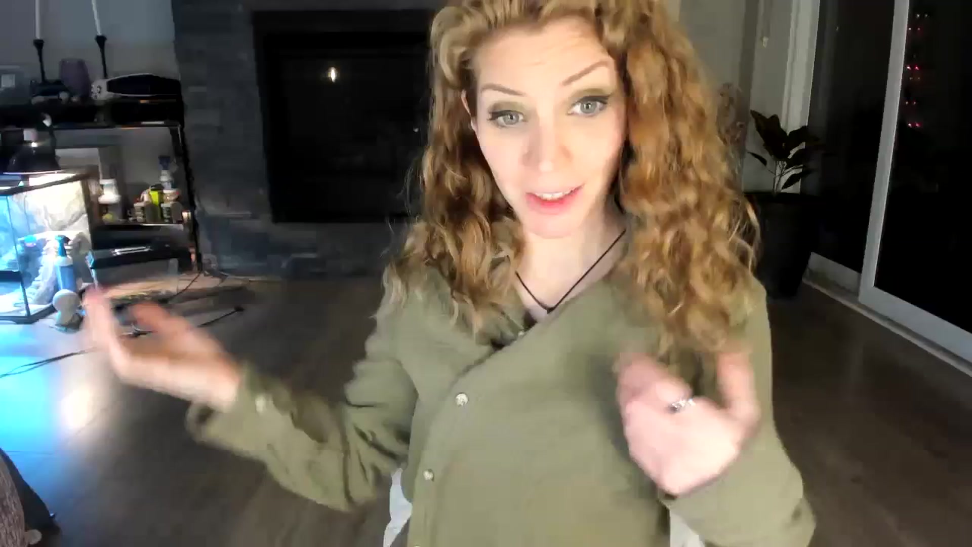 Gallery image thumbnail from Laurel's myfreecams stream on, 01/12/2024, 12:01 image 1 of 20
