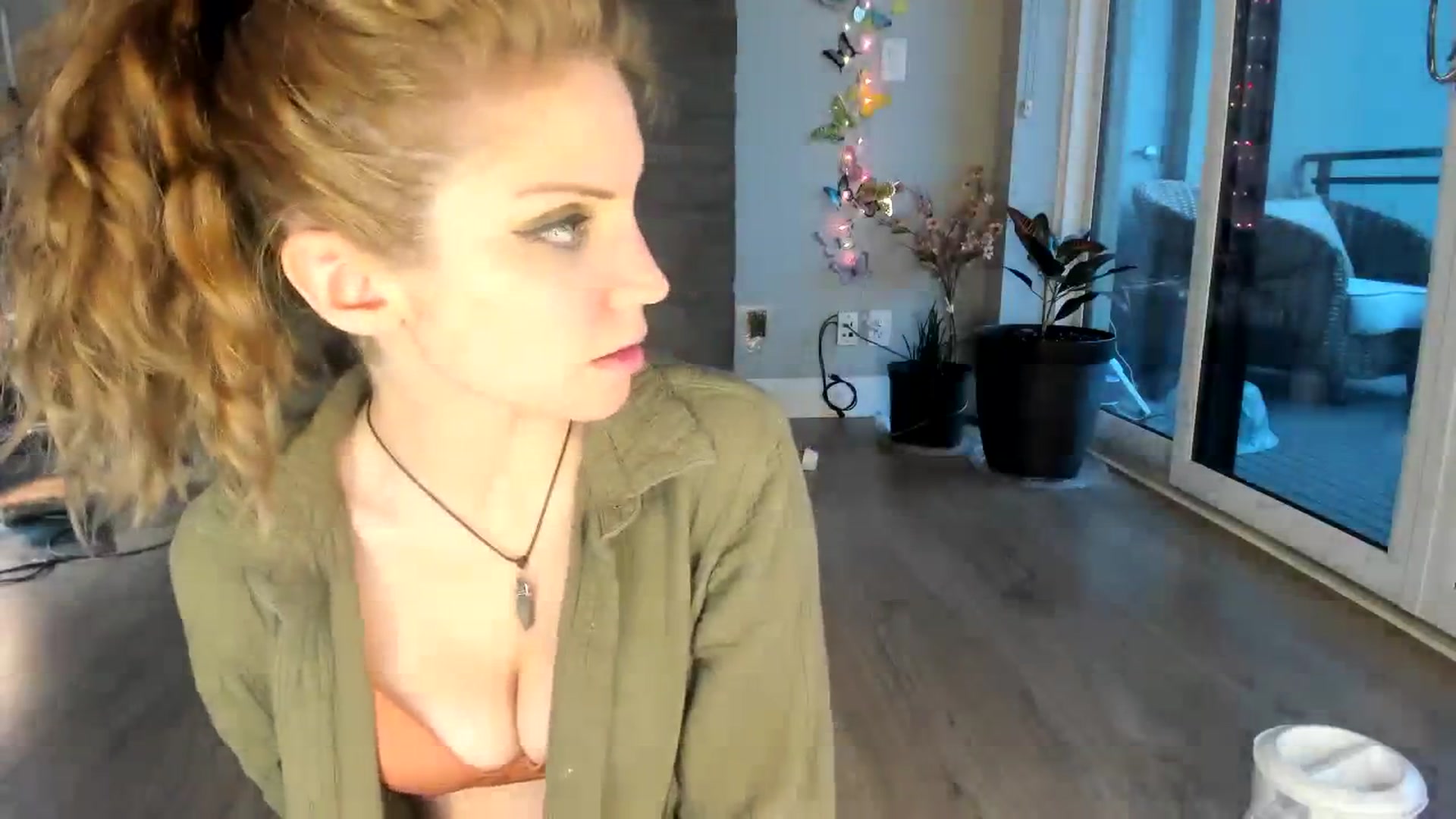 Gallery image thumbnail from Laurel's myfreecams stream on, 01/12/2024, 14:01 image 18 of 20
