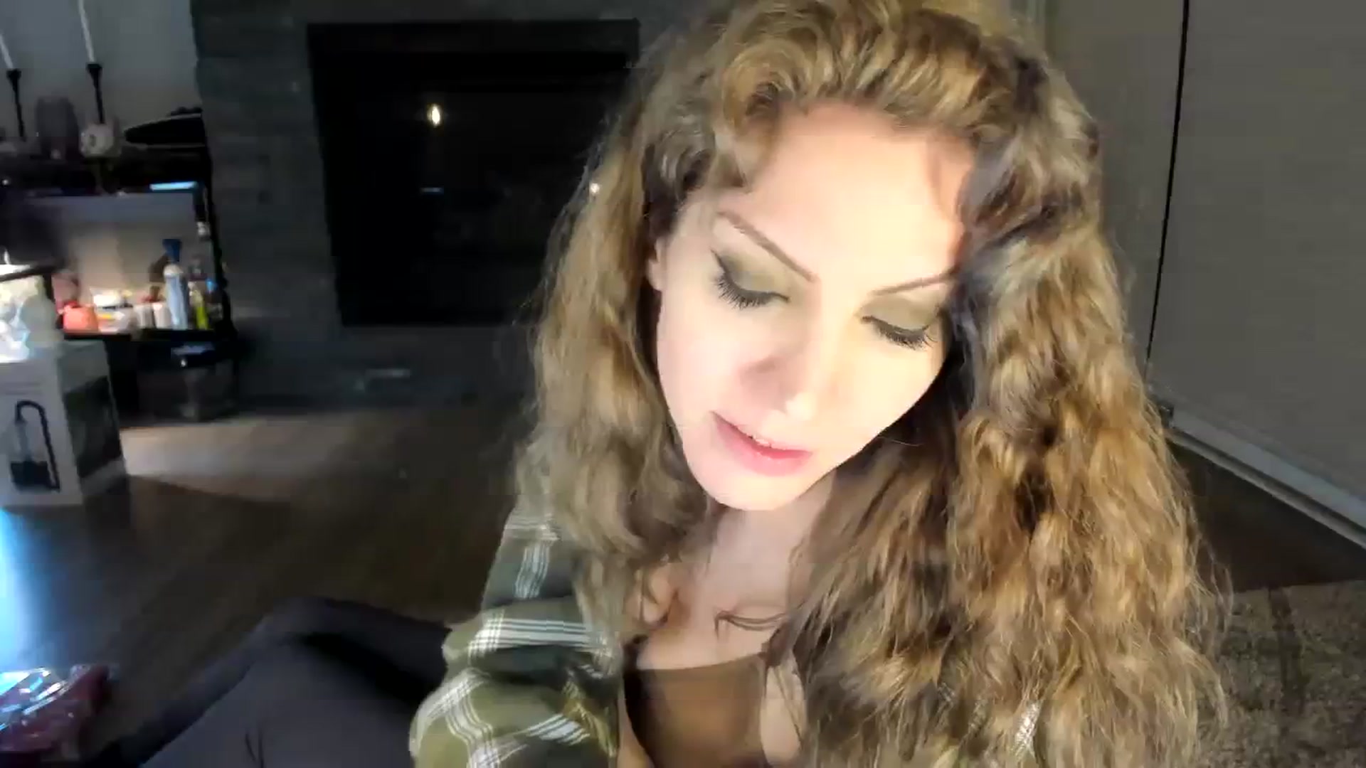 Gallery image thumbnail from Laurel's myfreecams stream on, 01/26/2024, 06:55 image 6 of 20