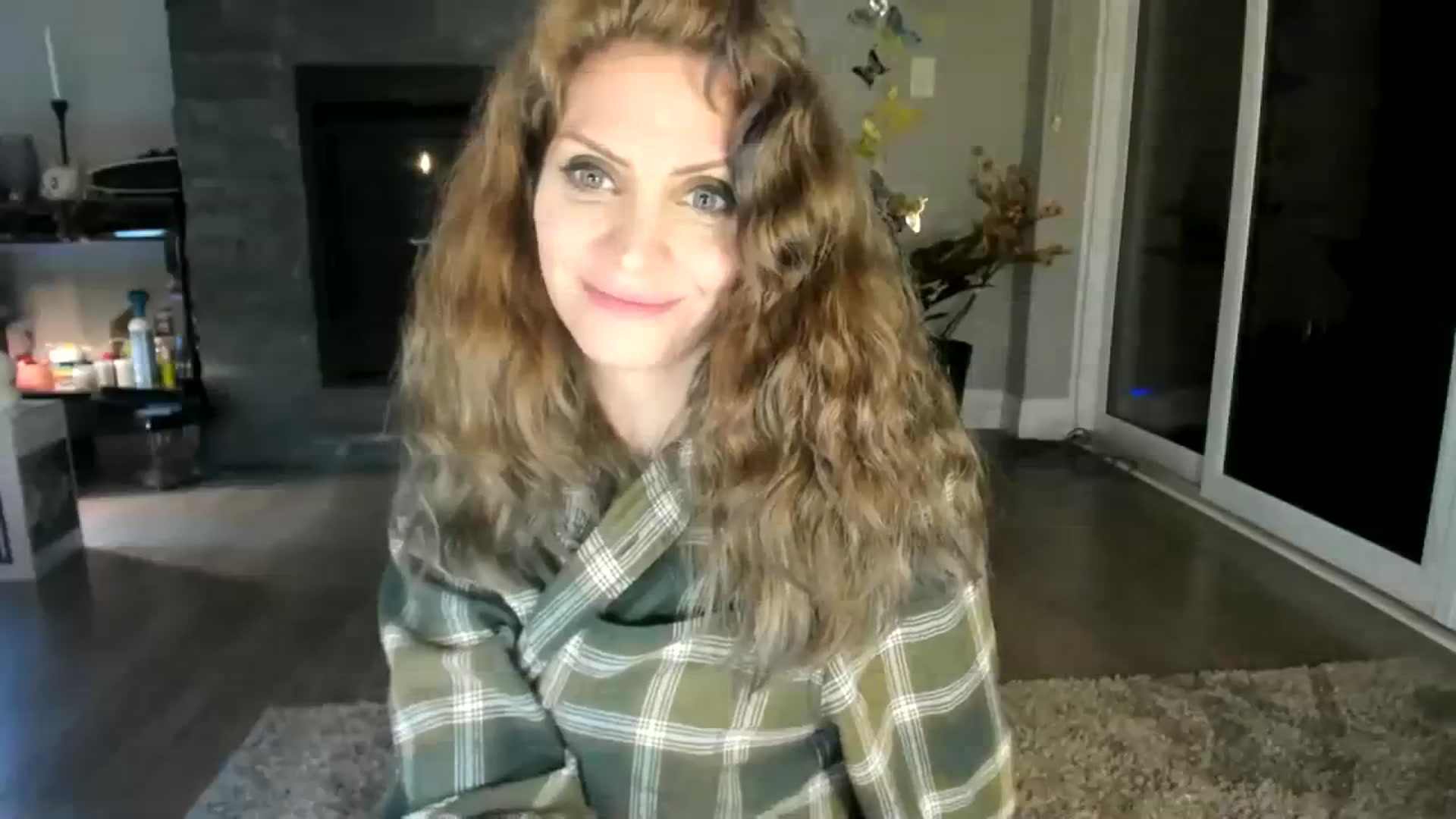 Gallery image thumbnail from Laurel's myfreecams stream on, 01/26/2024, 07:41 image 7 of 20