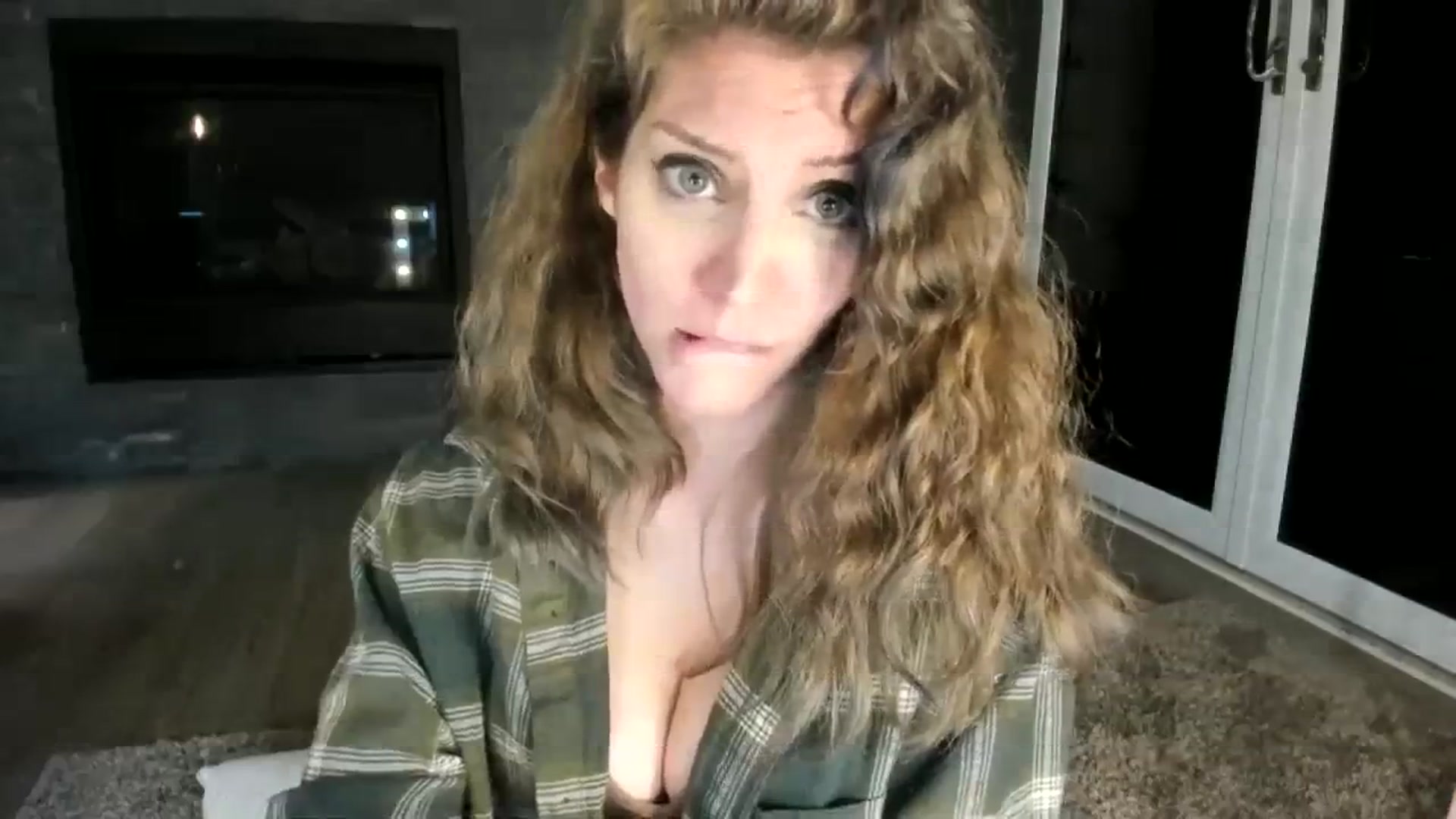 Gallery image thumbnail from Laurel's myfreecams stream on, 01/26/2024, 07:41 image 2 of 20