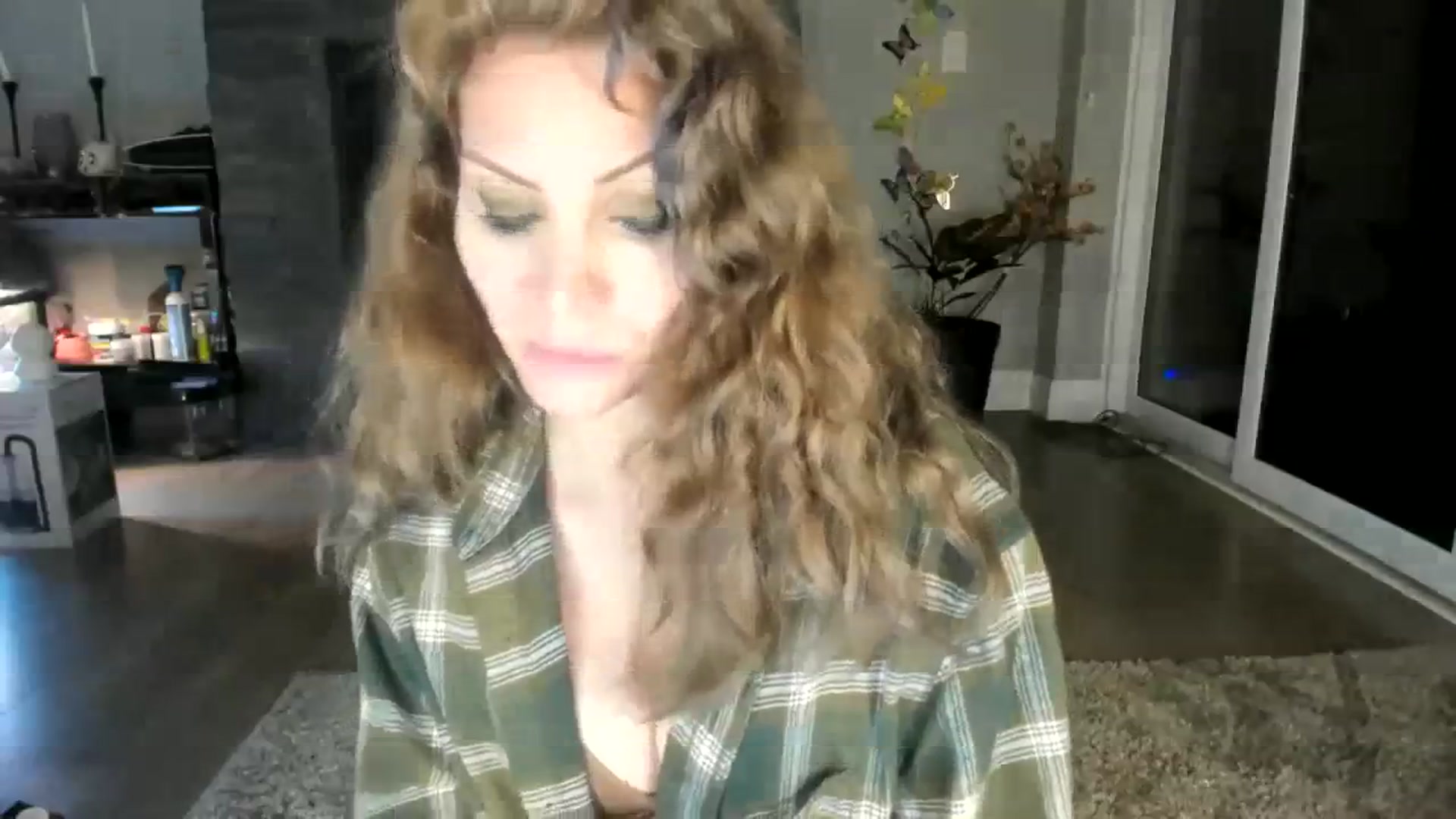 Gallery image thumbnail from Laurel's myfreecams stream on, 01/26/2024, 07:41 image 13 of 20