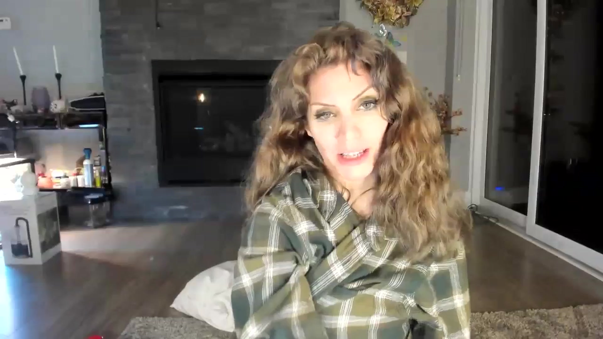 Gallery image thumbnail from Laurel's myfreecams stream on, 01/26/2024, 09:28 image 2 of 20