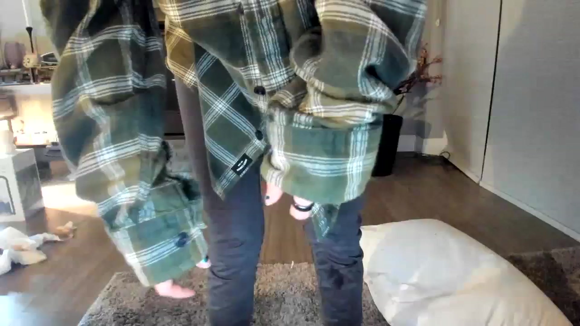 Gallery image thumbnail from Laurel's myfreecams stream on, 01/26/2024, 09:57 image 17 of 20