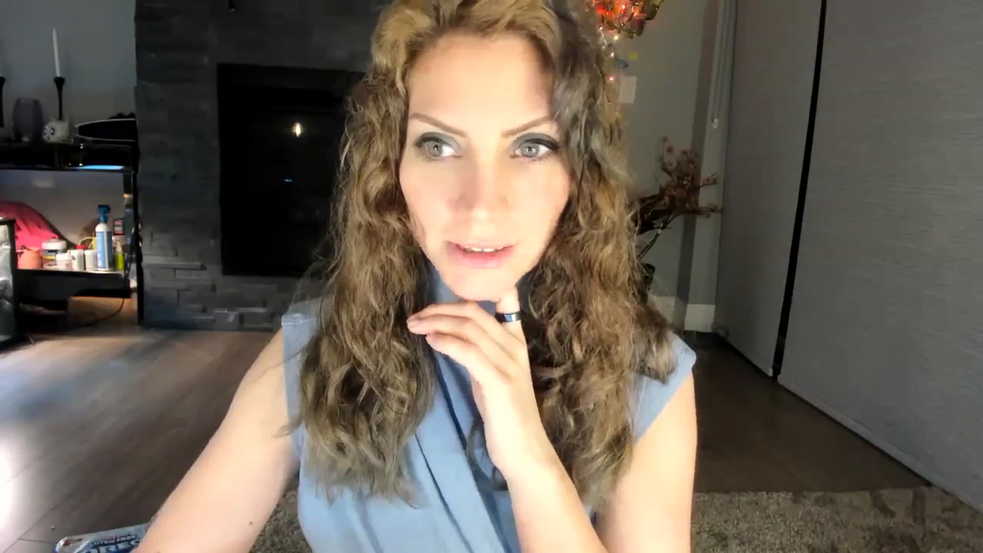 Gallery image thumbnail from Laurel's myfreecams stream on, 01/29/2024, 02:53 image 3 of 20