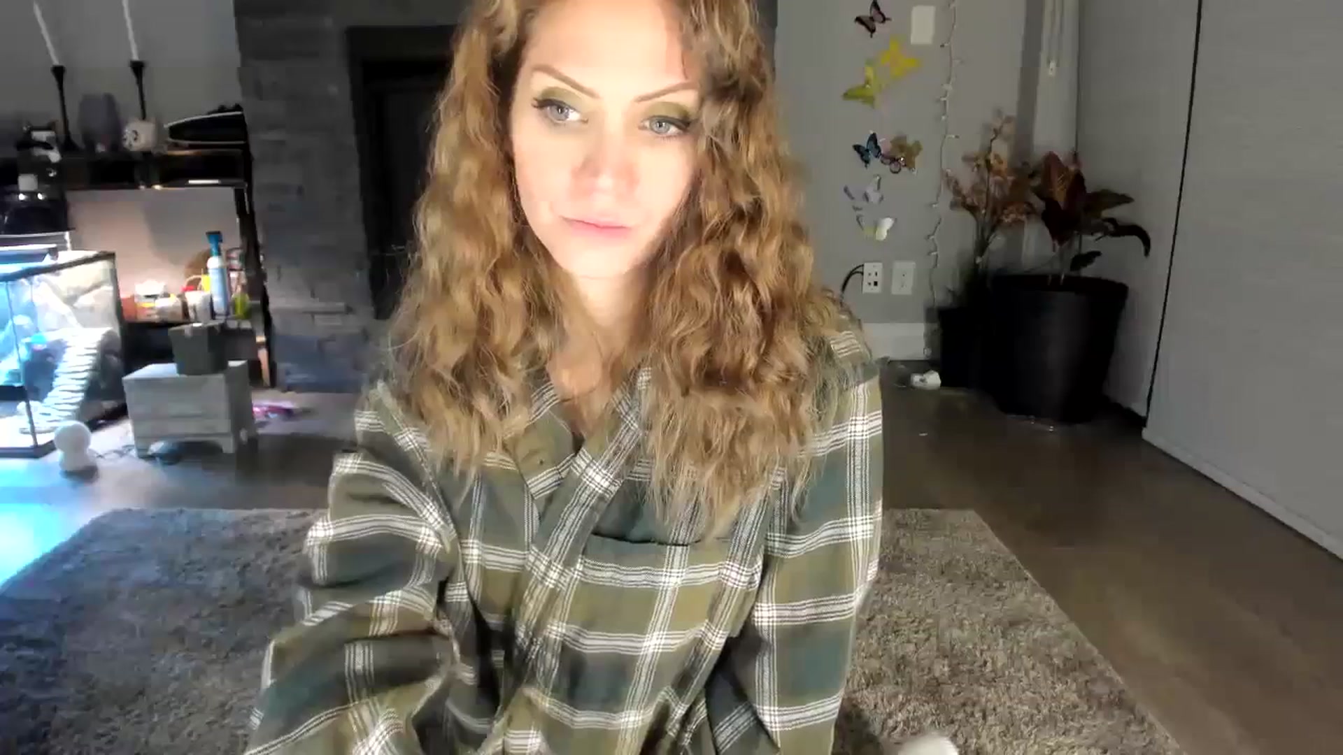 Gallery image thumbnail from Laurel's myfreecams stream on, 02/05/2024, 05:53 image 5 of 20