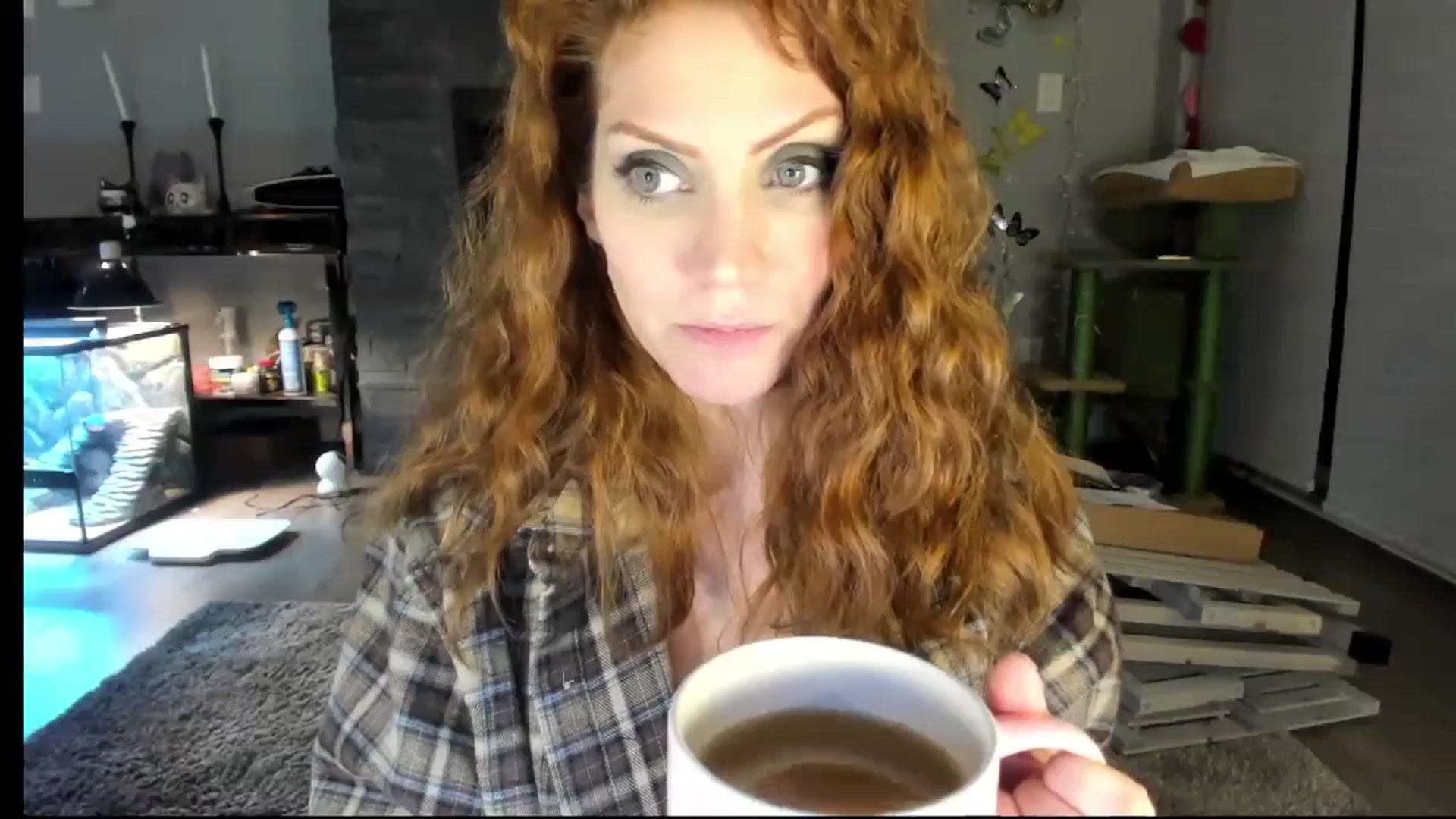 Gallery image thumbnail from Laurel's myfreecams stream on, 02/14/2024, 05:10 image 16 of 20
