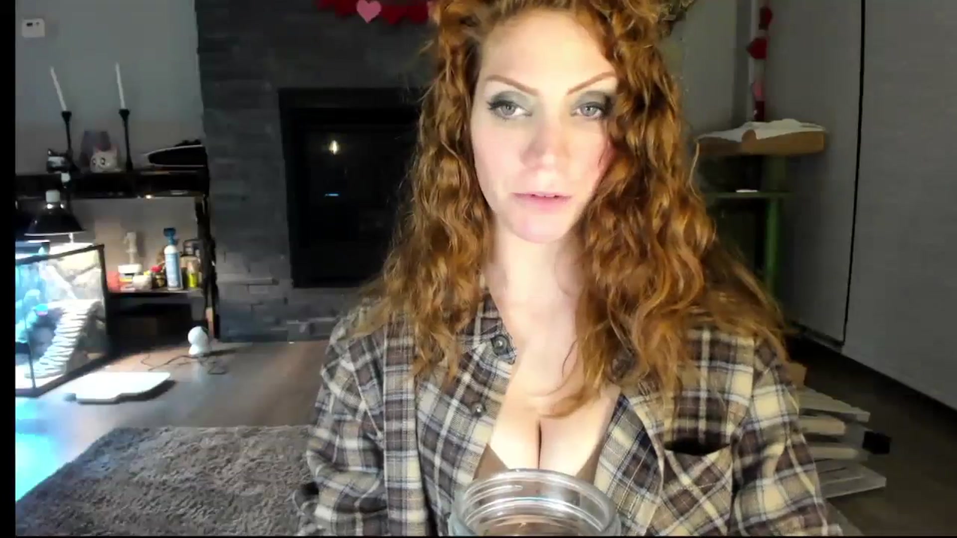 Gallery image thumbnail from Laurel's myfreecams stream on, 02/14/2024, 07:44 image 12 of 20