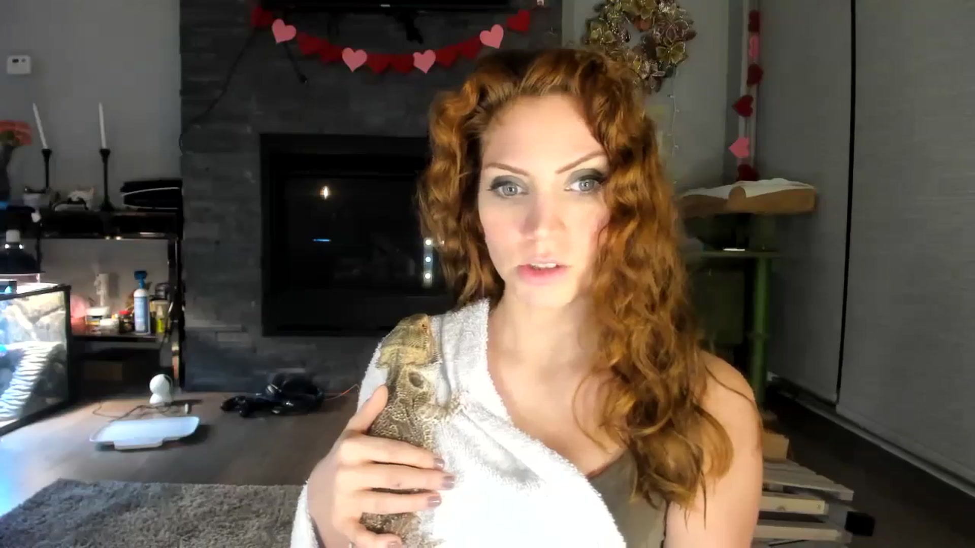 Gallery image thumbnail from Laurel's myfreecams stream on, 02/16/2024, 05:54 image 11 of 20