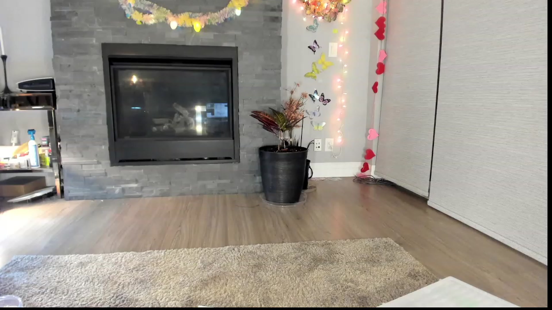 Gallery image thumbnail from Laurel's myfreecams stream on, 02/20/2024, 06:54 image 13 of 20