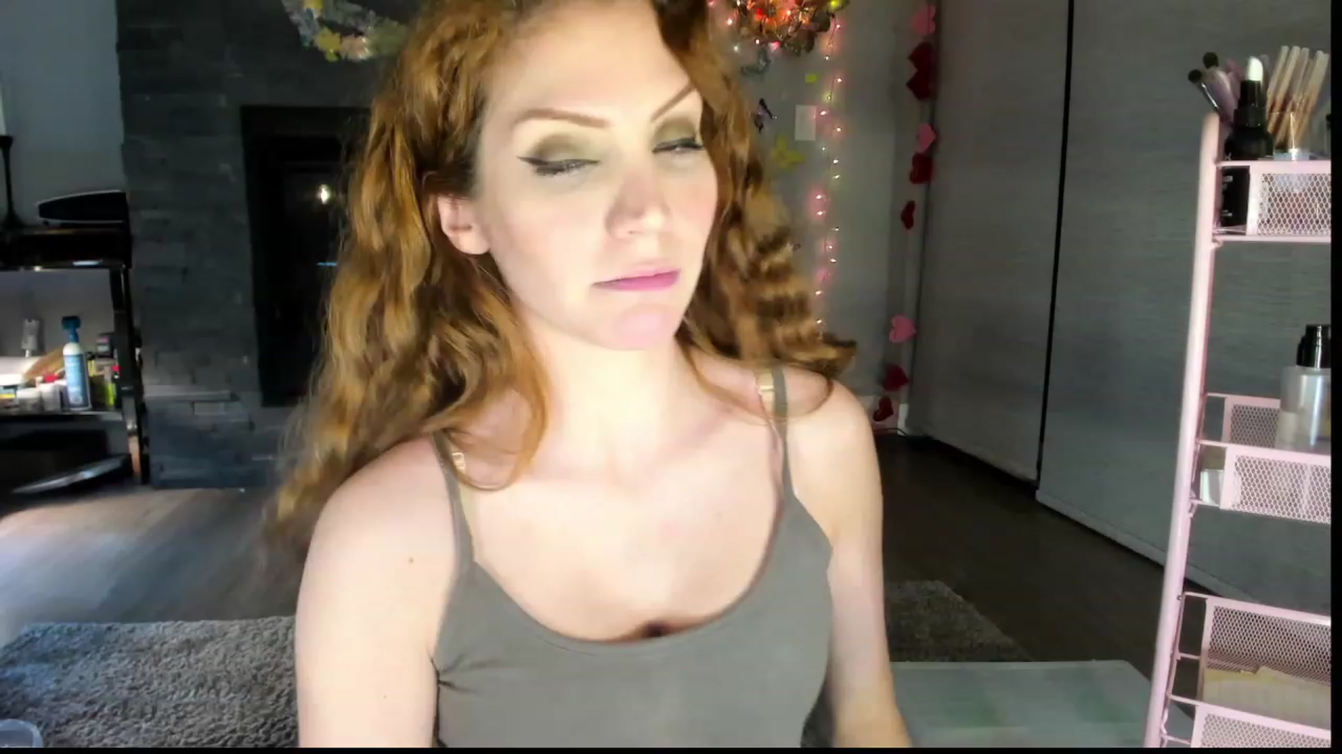 Gallery image thumbnail from Laurel's myfreecams stream on, 02/20/2024, 06:54 image 16 of 20