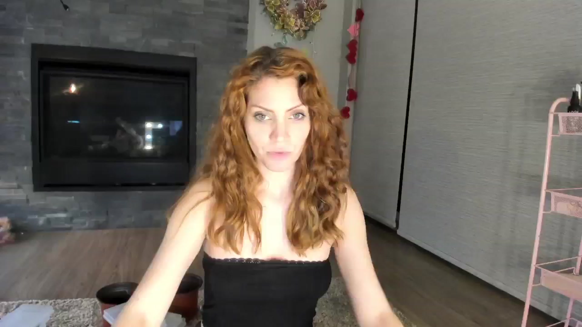 Gallery image thumbnail from Laurel's myfreecams stream on, 02/21/2024, 04:07 image 10 of 20