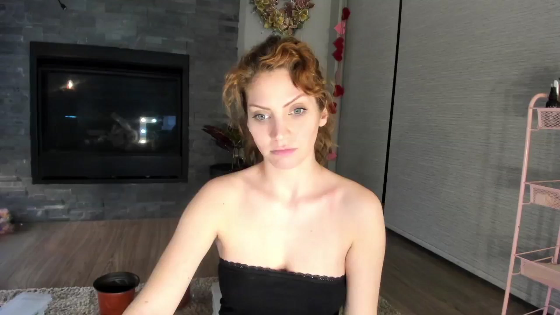 Gallery image thumbnail from Laurel's myfreecams stream on, 02/21/2024, 04:07 image 6 of 20