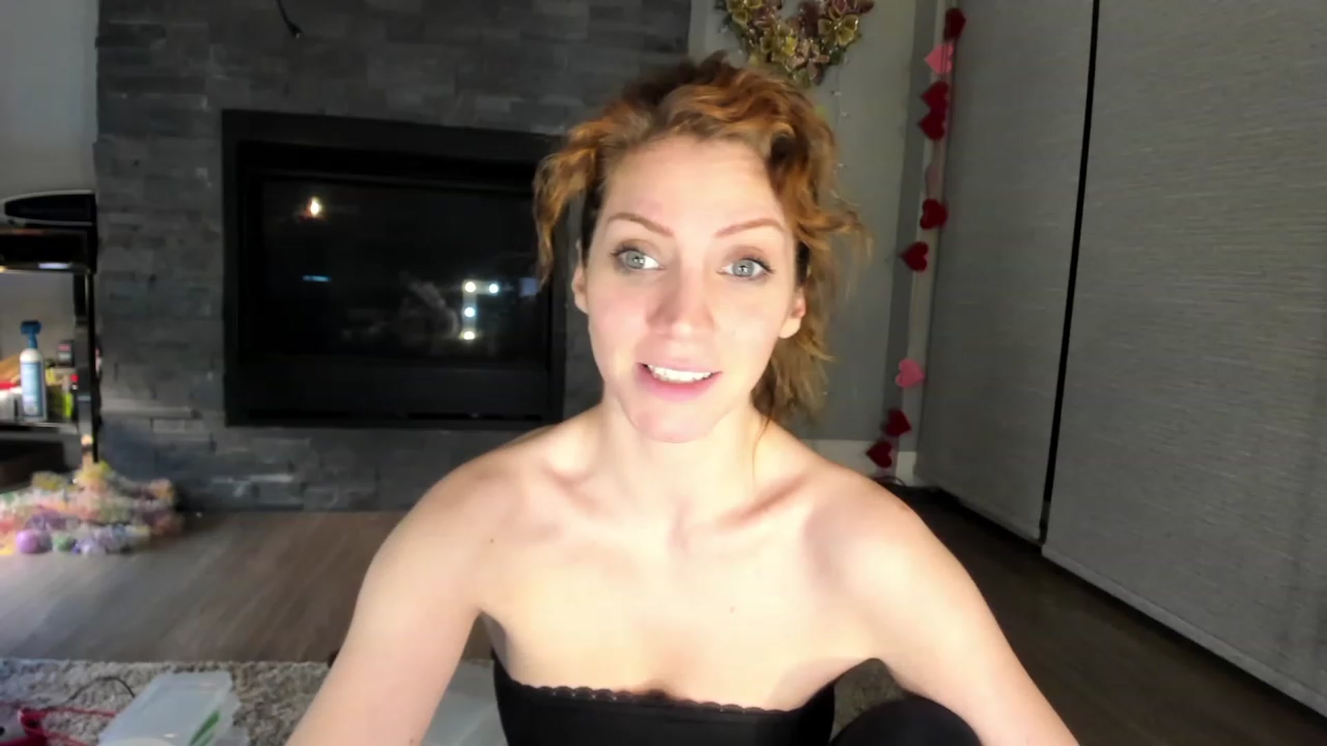Gallery image thumbnail from Laurel's myfreecams stream on, 02/21/2024, 04:46 image 16 of 20