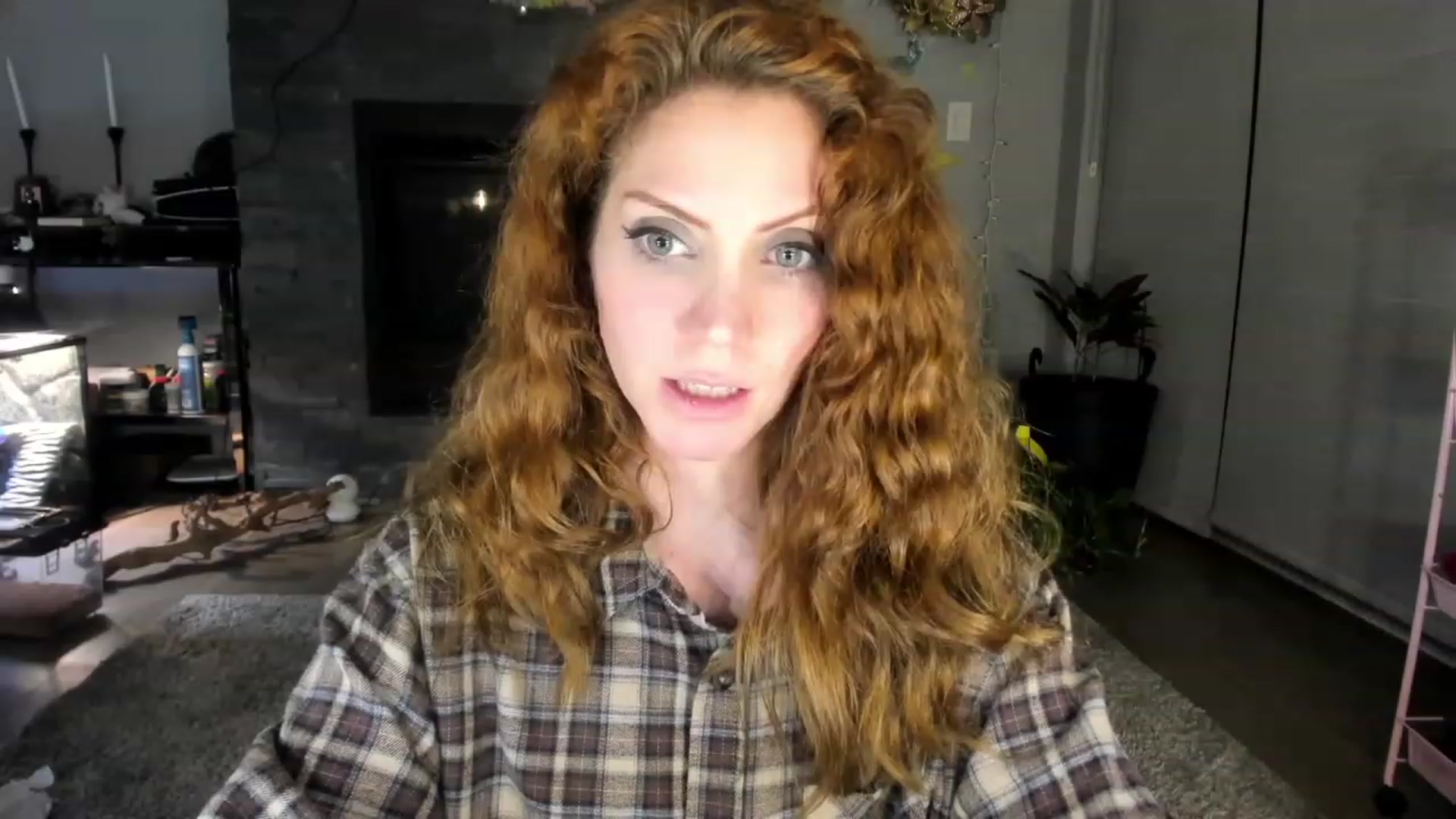 Gallery image thumbnail from Laurel's myfreecams stream on, 03/06/2024, 08:48 image 7 of 20