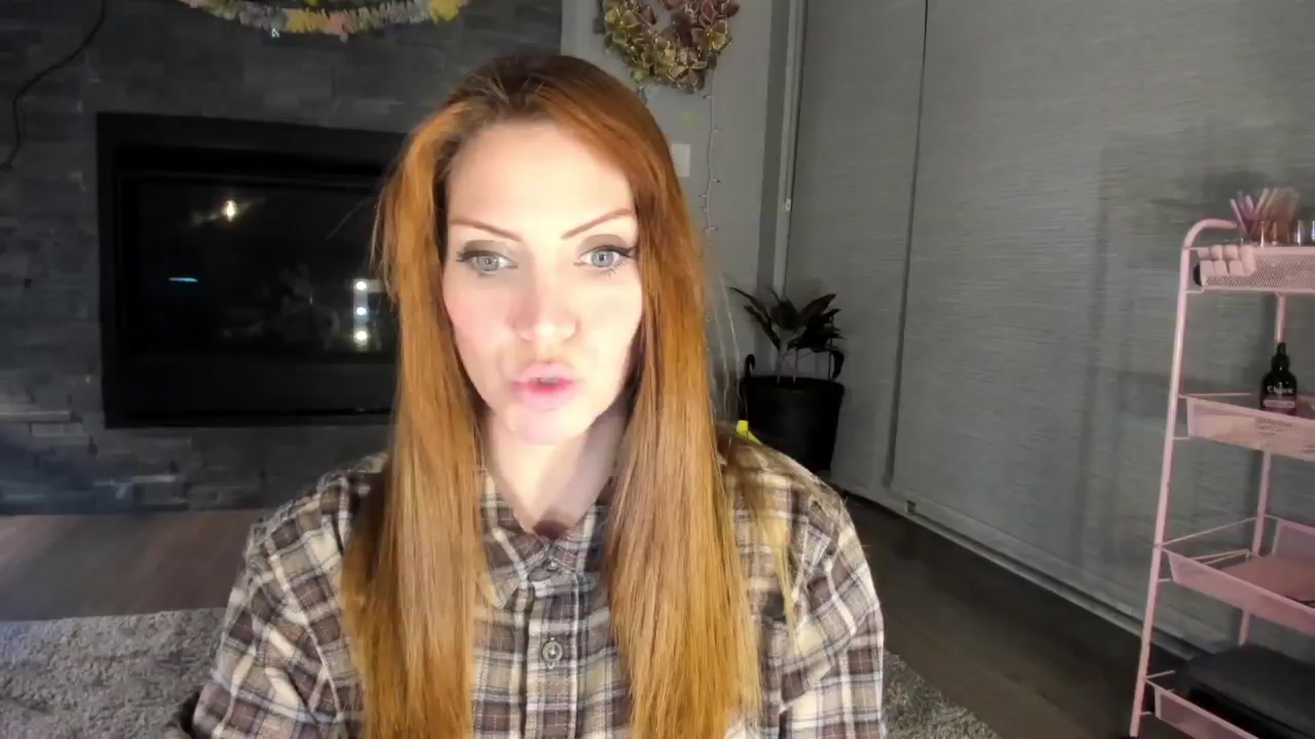 Gallery image thumbnail from Laurel's myfreecams stream on, 03/09/2024, 04:40 image 3 of 20