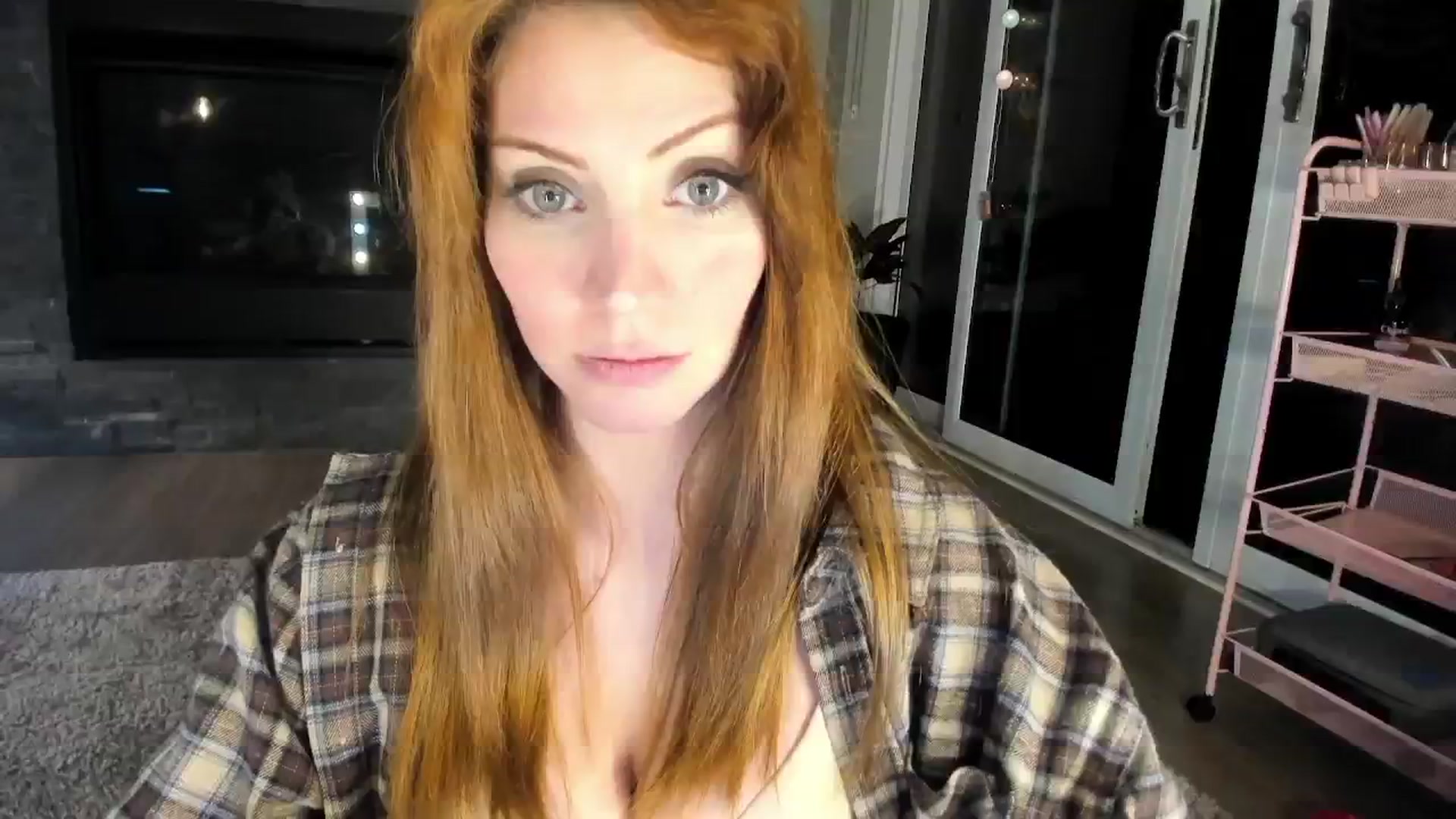 Gallery image thumbnail from Laurel's myfreecams stream on, 03/09/2024, 09:16 image 8 of 20