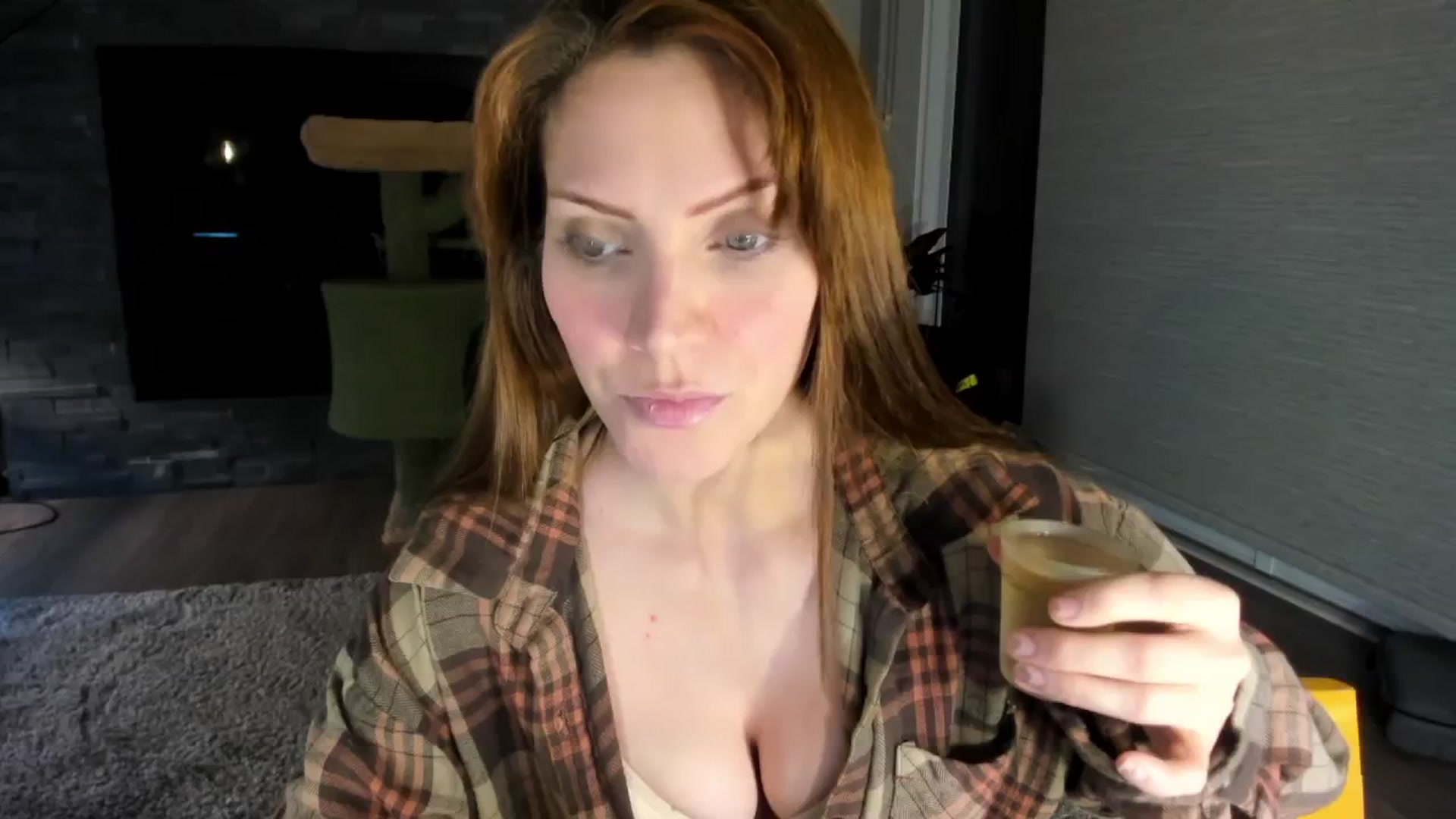 Gallery image thumbnail from Laurel's myfreecams stream on, 03/15/2024, 03:51 image 14 of 20