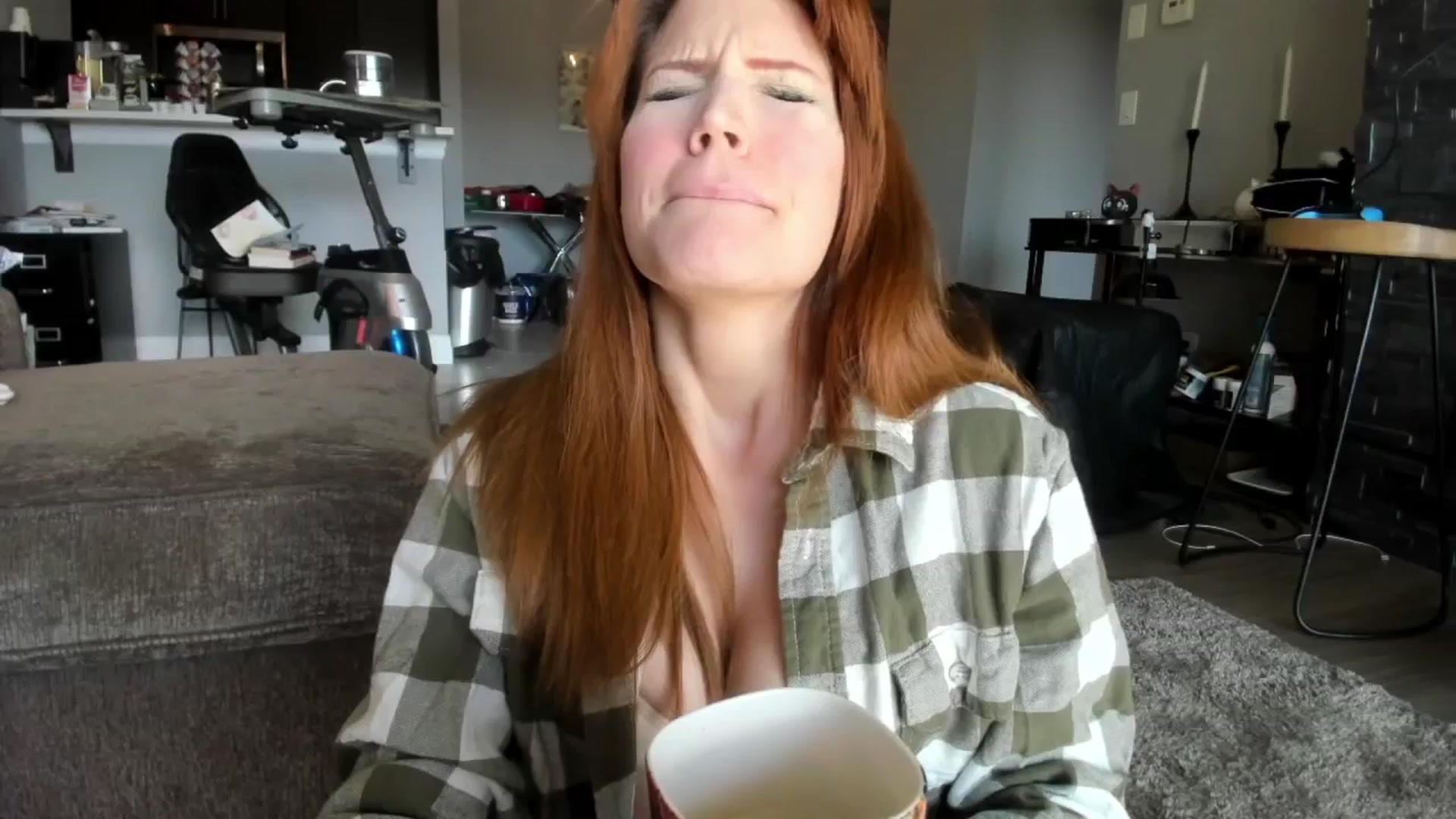Gallery image thumbnail from Laurel's myfreecams stream on, 03/17/2024, 15:19 image 14 of 20