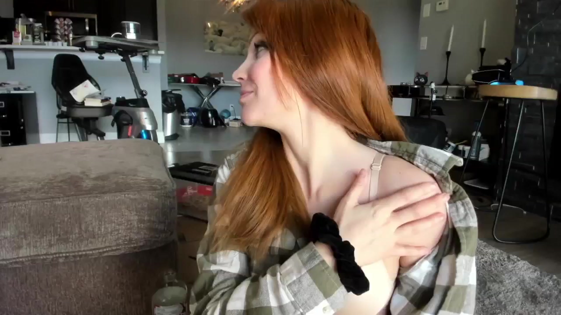 Gallery image thumbnail from Laurel's myfreecams stream on, 03/17/2024, 15:19 image 8 of 20