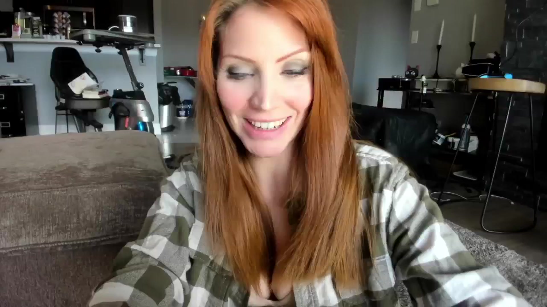 Gallery image thumbnail from Laurel's myfreecams stream on, 03/17/2024, 15:19 image 7 of 20
