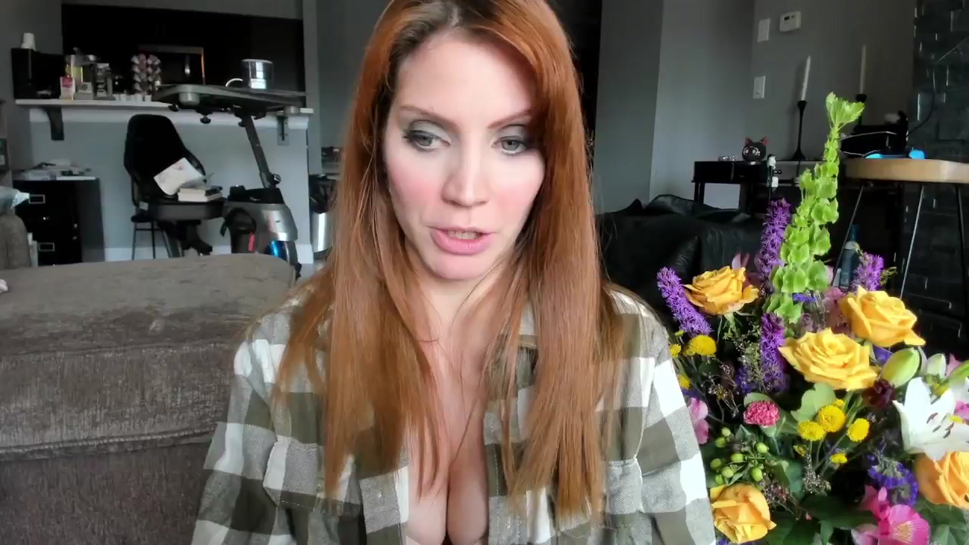 Gallery image thumbnail from Laurel's myfreecams stream on, 03/17/2024, 19:08 image 12 of 20