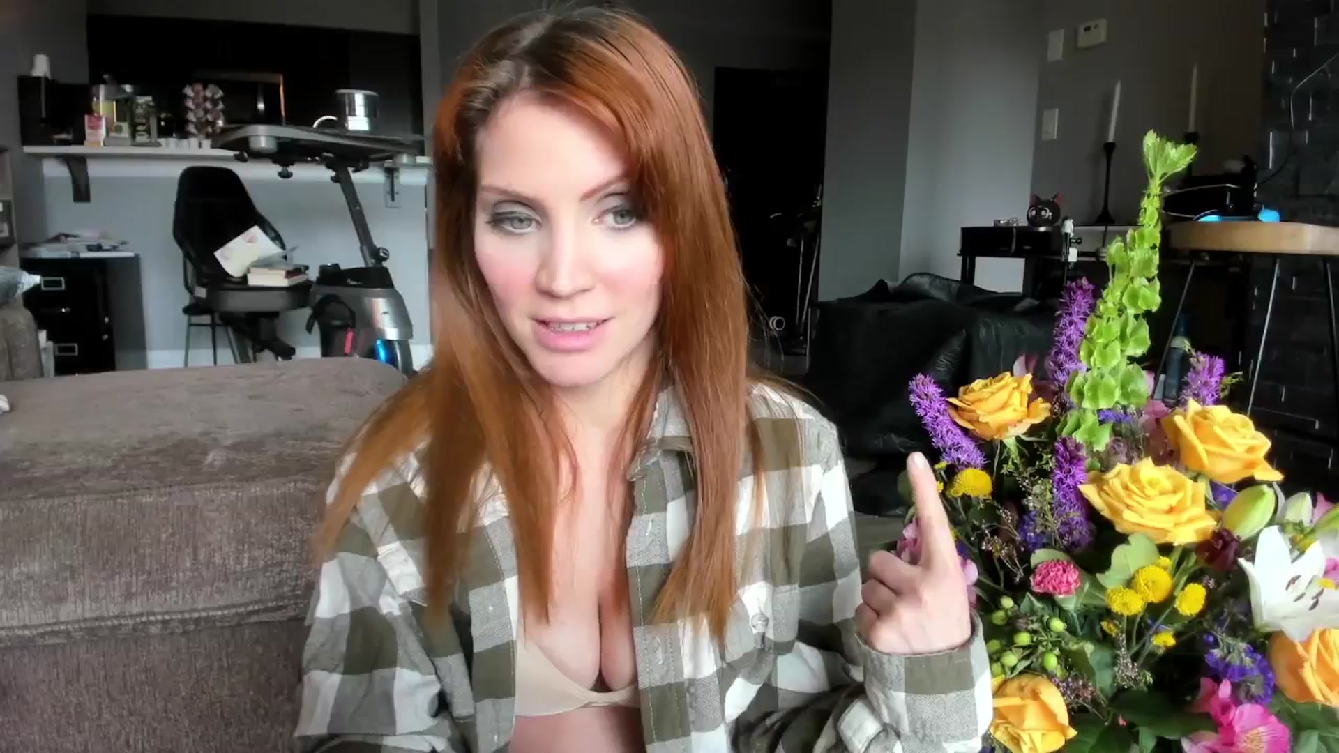 Gallery image thumbnail from Laurel's myfreecams stream on, 03/17/2024, 19:08 image 8 of 20