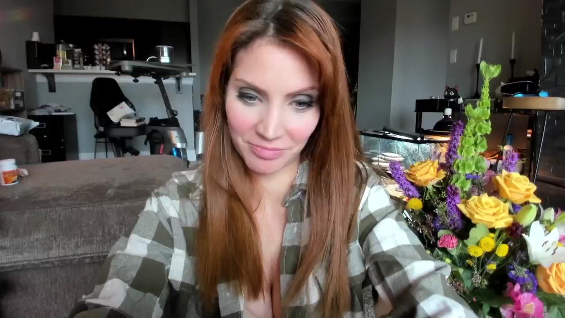 Gallery image thumbnail from Laurel's myfreecams stream on, 03/17/2024, 19:08 image 19 of 20