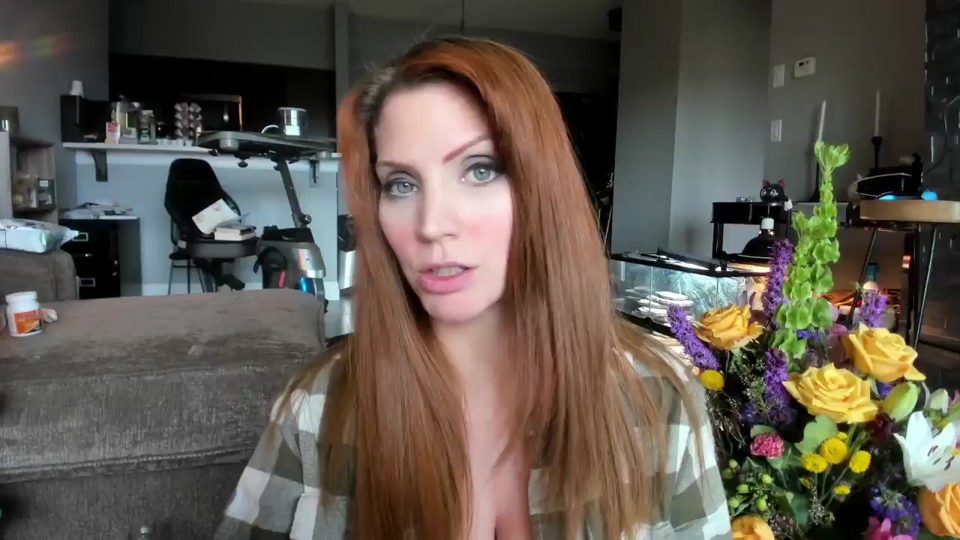 Gallery image thumbnail from Laurel's myfreecams stream on, 03/17/2024, 19:39 image 12 of 20