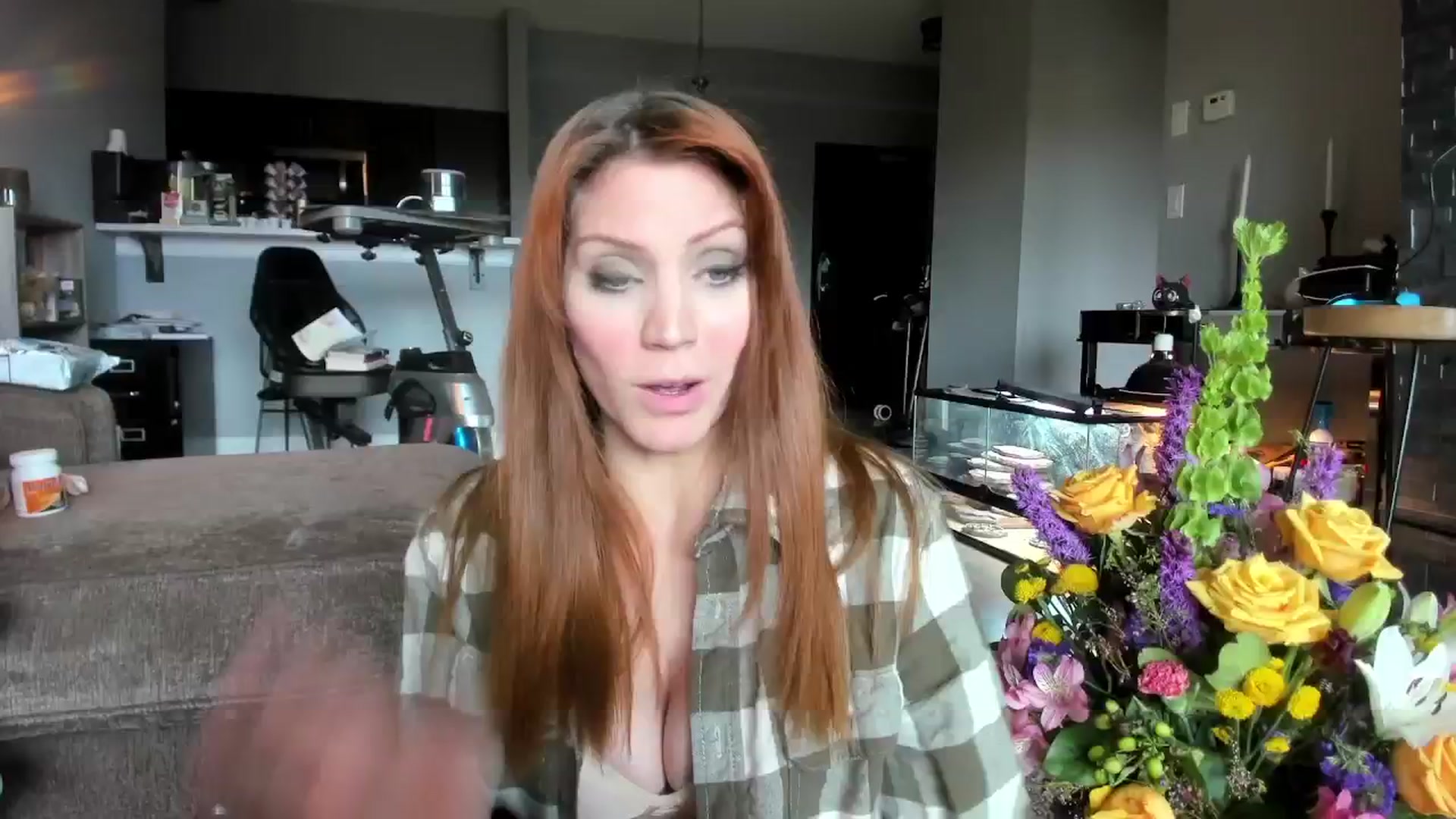 Gallery image thumbnail from Laurel's myfreecams stream on, 03/17/2024, 19:39 image 4 of 20