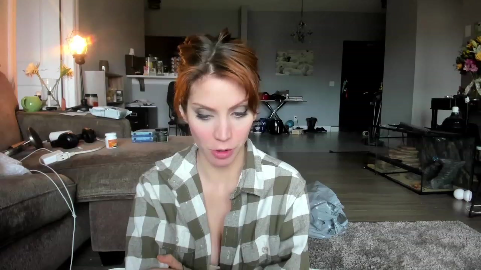 Gallery image thumbnail from Laurel's myfreecams stream on, 03/17/2024, 21:43 image 17 of 20