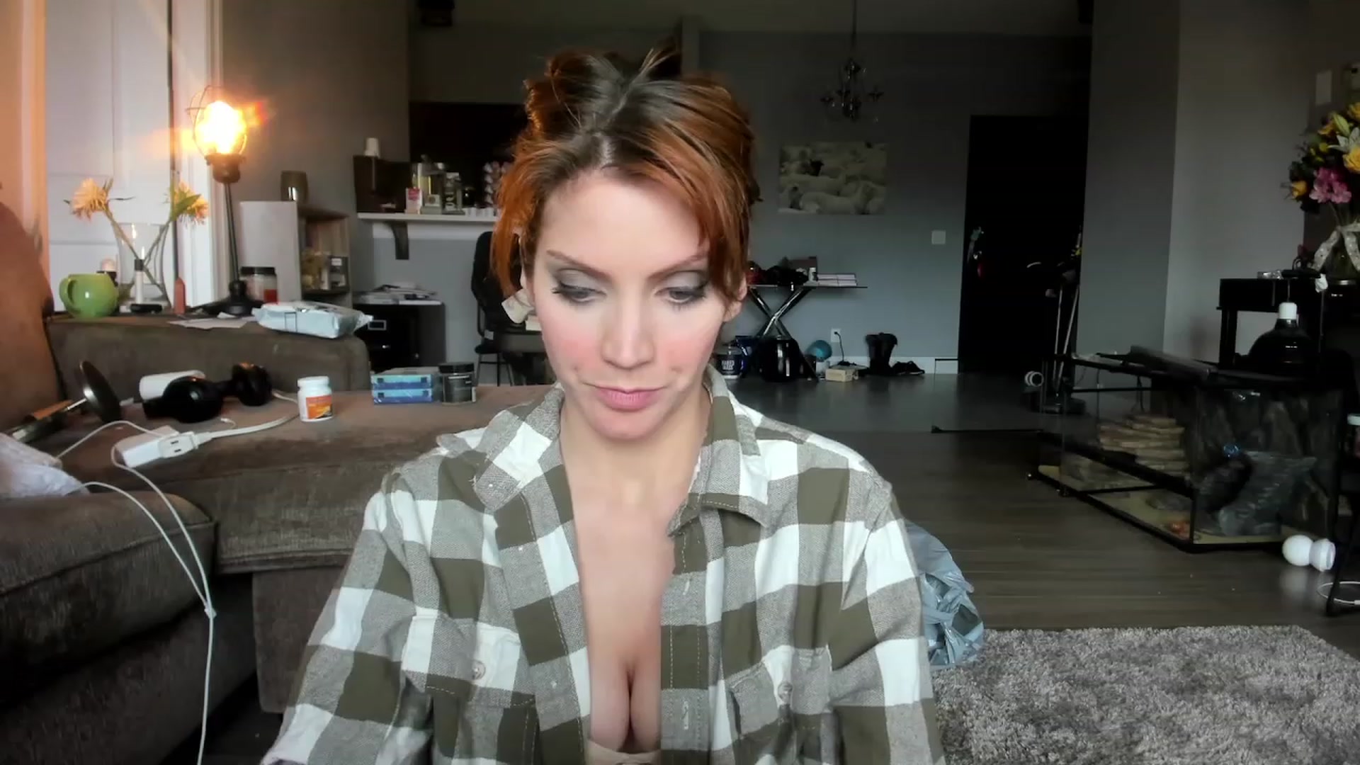 Gallery image thumbnail from Laurel's myfreecams stream on, 03/17/2024, 21:43 image 18 of 20