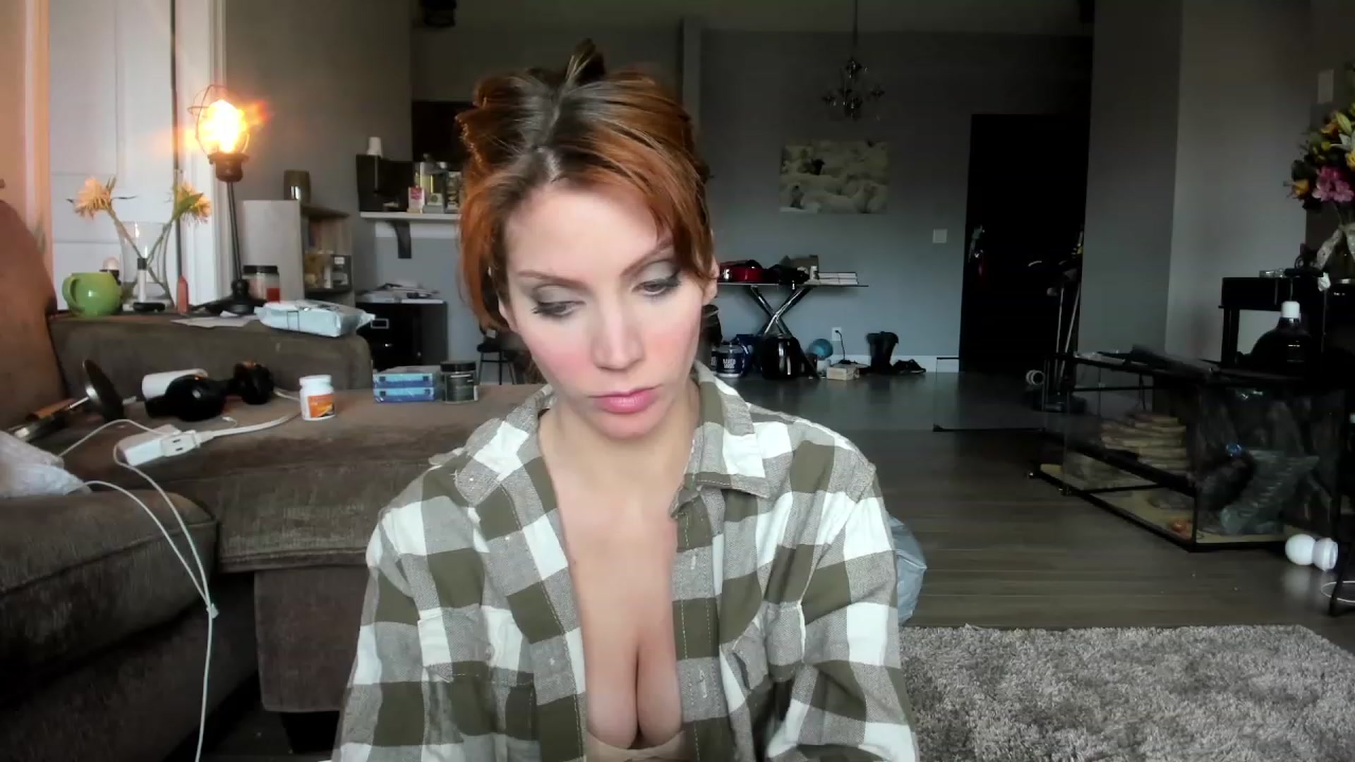 Gallery image thumbnail from Laurel's myfreecams stream on, 03/17/2024, 21:43 image 13 of 20