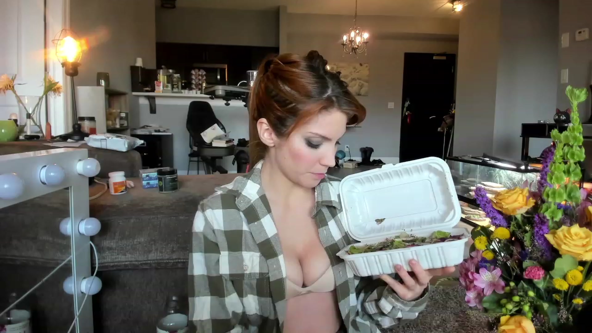 Gallery image thumbnail from Laurel's myfreecams stream on, 03/17/2024, 21:43 image 7 of 20
