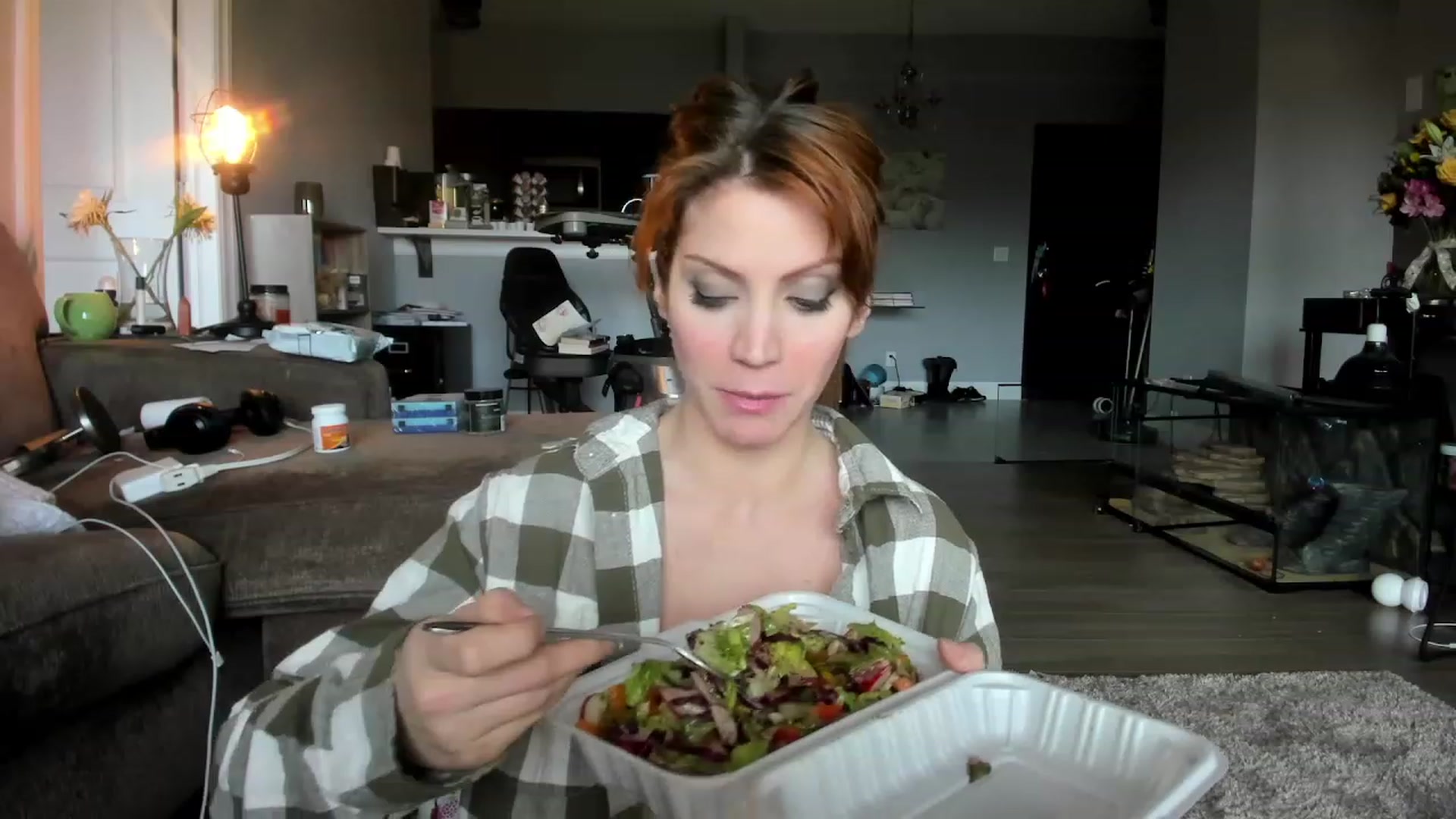 Gallery image thumbnail from Laurel's myfreecams stream on, 03/17/2024, 21:43 image 12 of 20