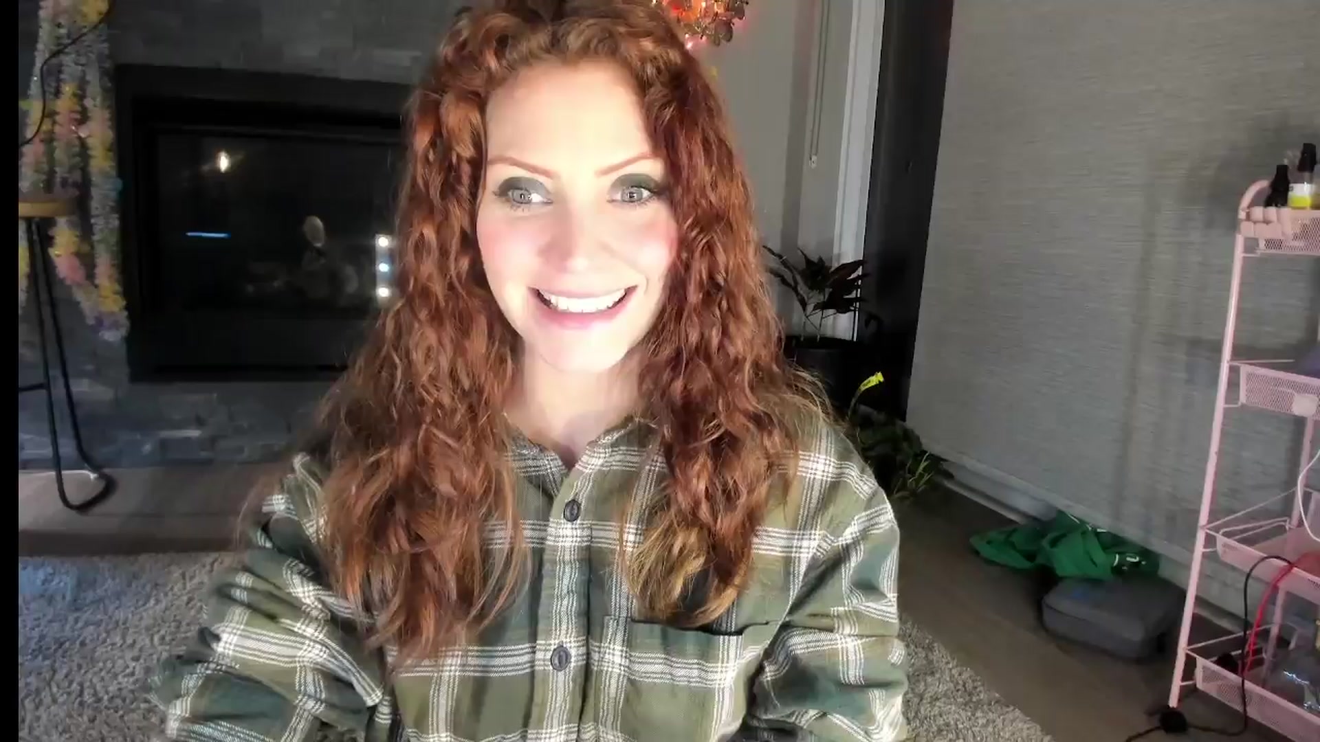 Gallery image thumbnail from Laurel's myfreecams stream on, 03/23/2024, 06:09 image 3 of 20