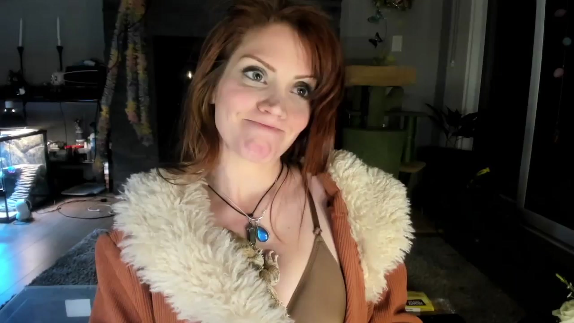 Gallery image thumbnail from Laurel's myfreecams stream on, 03/27/2024, 07:41 image 18 of 20