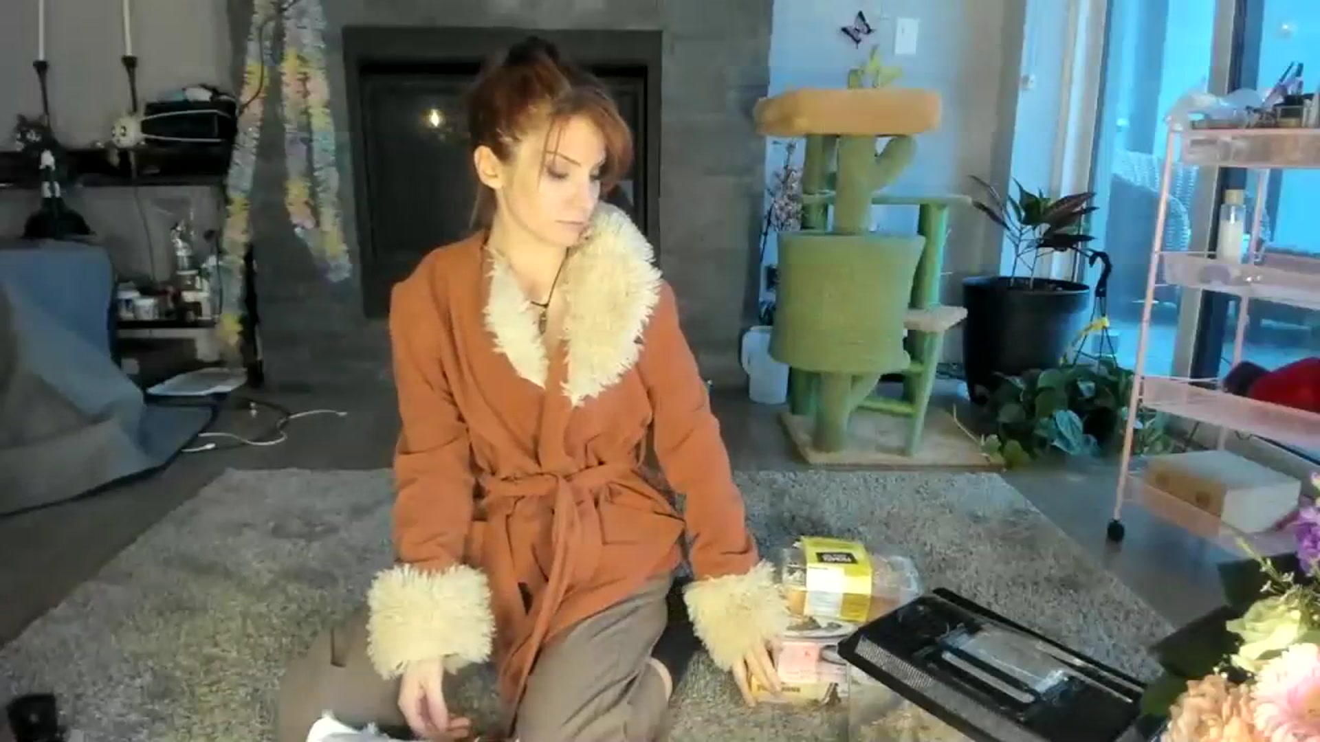 Gallery image thumbnail from Laurel's myfreecams stream on, 03/27/2024, 12:21 image 19 of 20