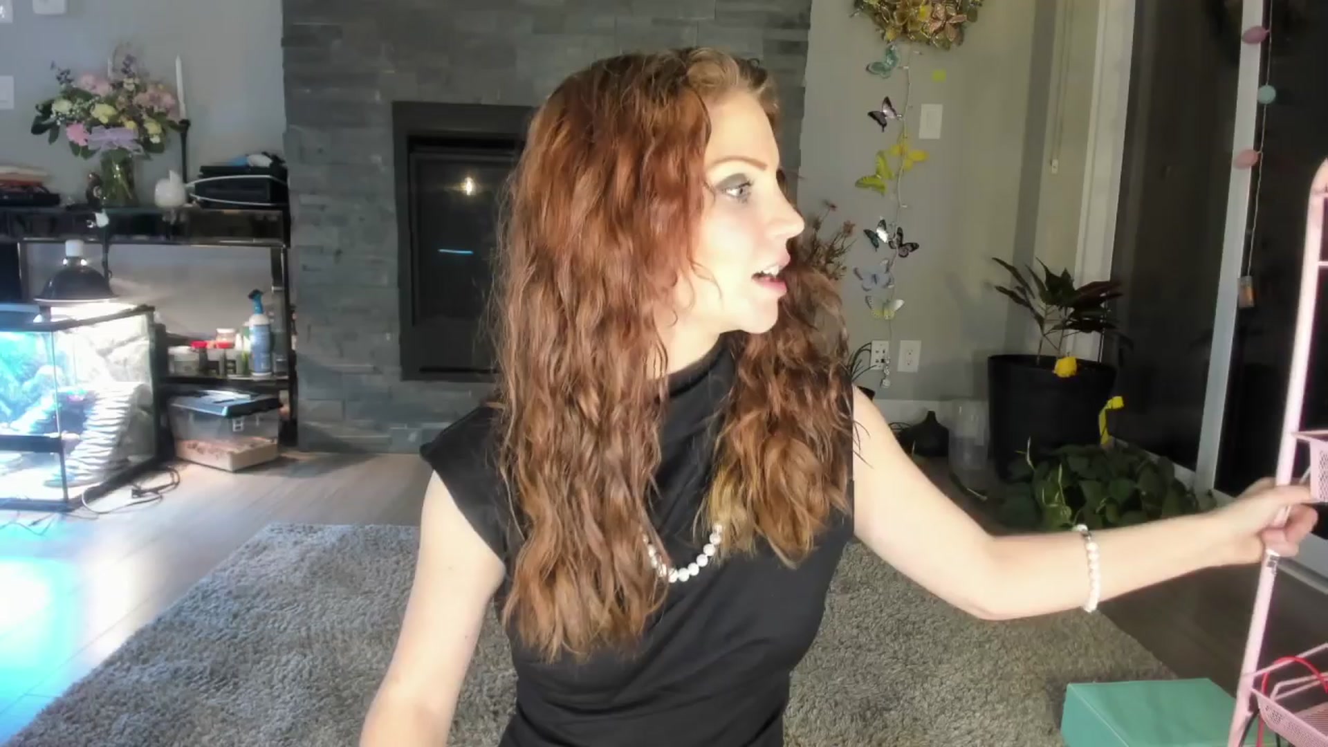 Gallery image thumbnail from Laurel's myfreecams stream on, 04/06/2024, 02:53 image 1 of 20