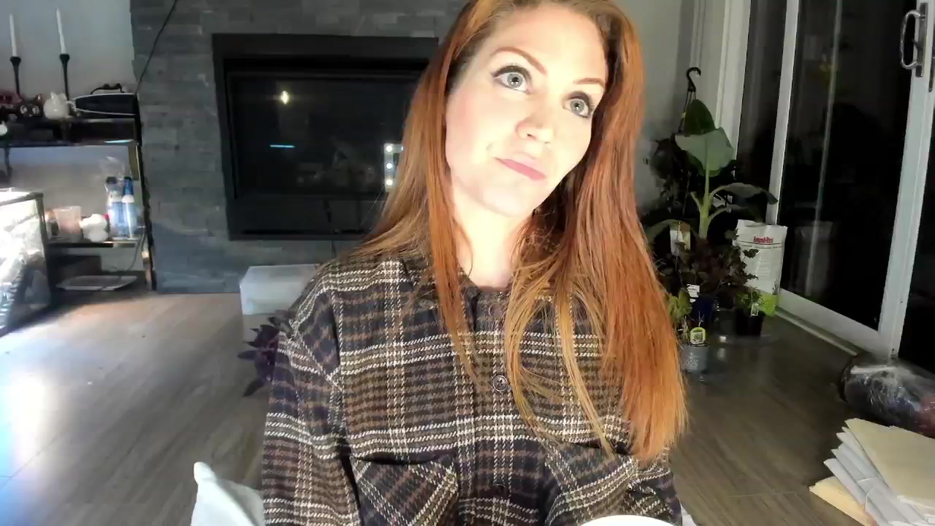 Gallery image thumbnail from Laurel's myfreecams stream on, 04/27/2024, 08:07 image 12 of 20