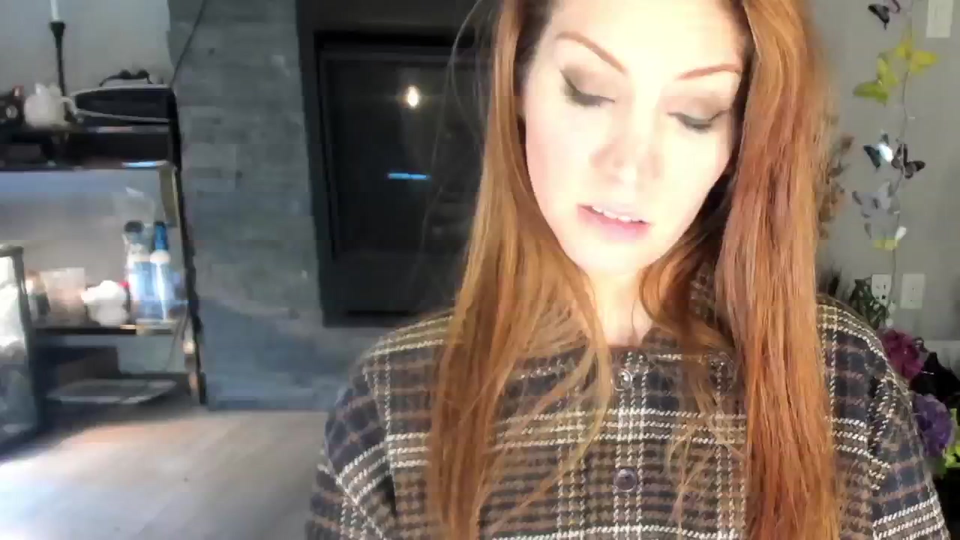 Gallery image thumbnail from Laurel's myfreecams stream on, 04/27/2024, 08:45 image 4 of 20