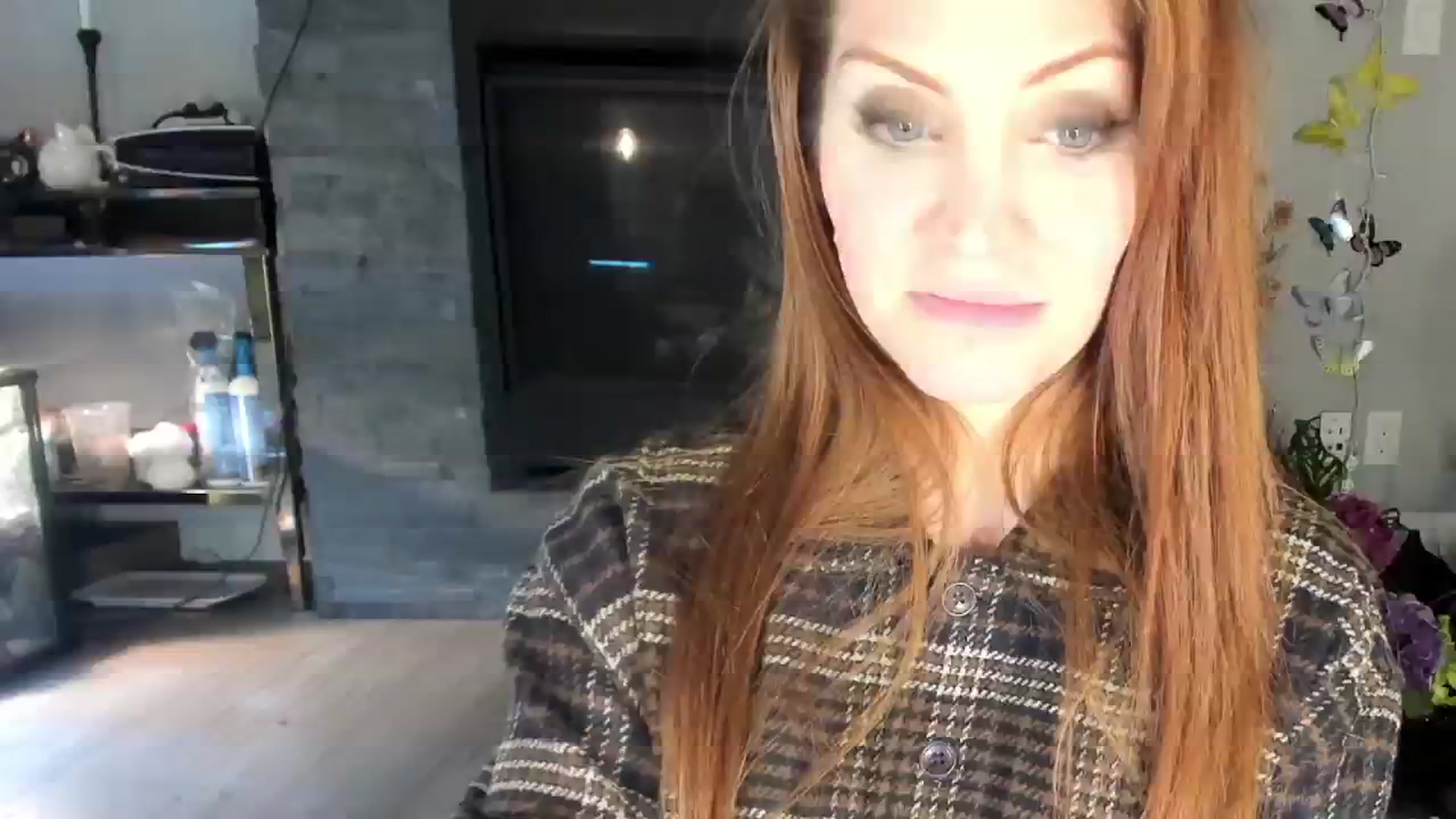 Gallery image thumbnail from Laurel's myfreecams stream on, 04/27/2024, 08:45 image 5 of 20