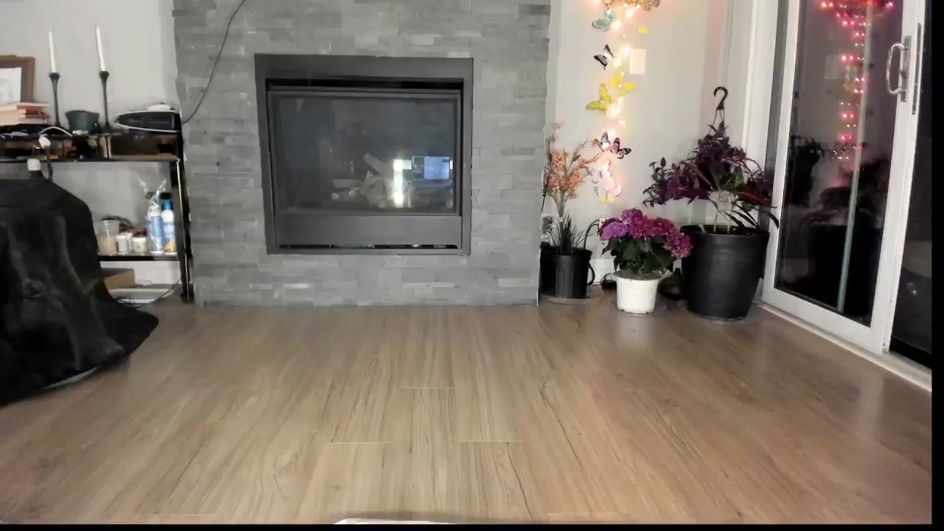 Gallery image thumbnail from Laurel's myfreecams stream on, 05/09/2024, 06:07 image 13 of 20