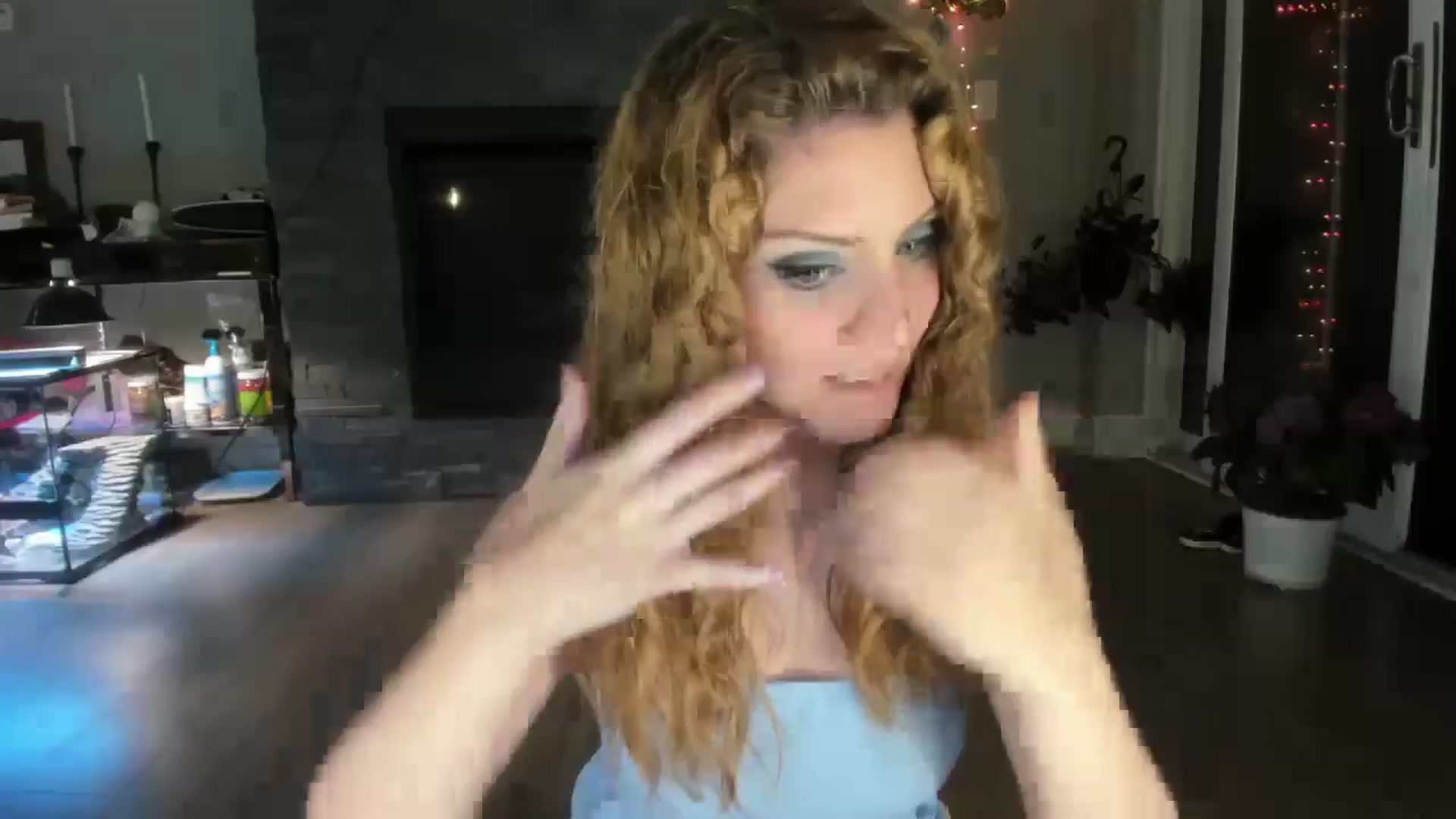 Gallery image thumbnail from Laurel's myfreecams stream on, 05/25/2024, 02:45 image 18 of 20