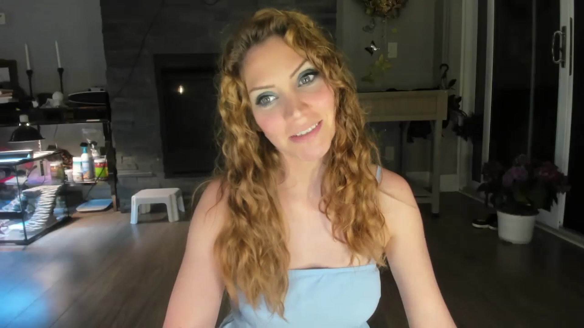 Gallery image thumbnail from Laurel's myfreecams stream on, 05/25/2024, 02:45 image 5 of 20