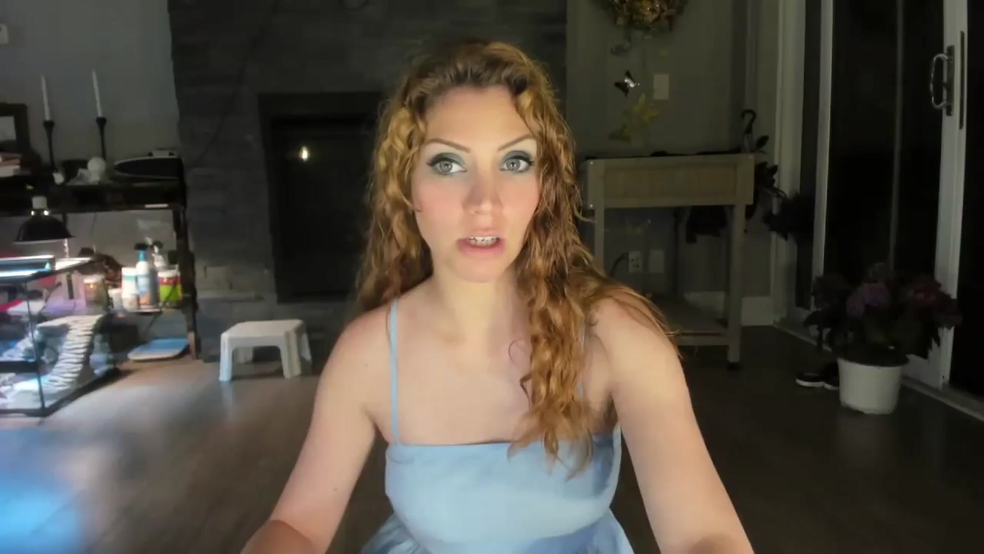 Gallery image thumbnail from Laurel's myfreecams stream on, 05/25/2024, 02:45 image 3 of 20