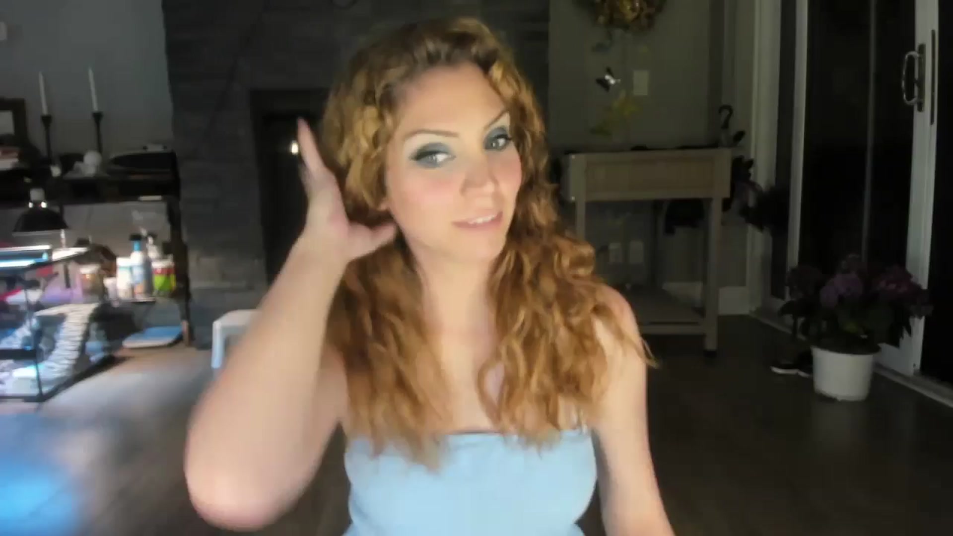 Gallery image thumbnail from Laurel's myfreecams stream on, 05/25/2024, 02:45 image 2 of 20
