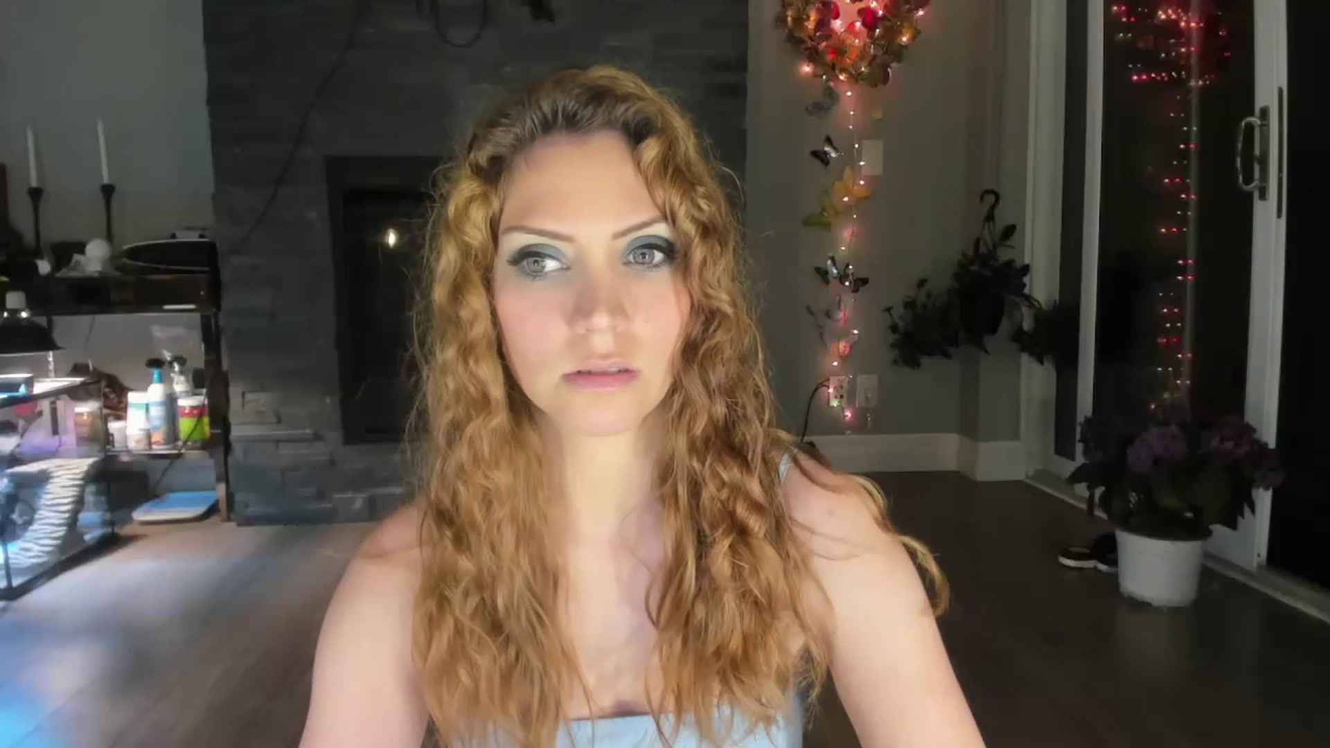 Gallery image thumbnail from Laurel's myfreecams stream on, 05/25/2024, 02:45 image 17 of 20