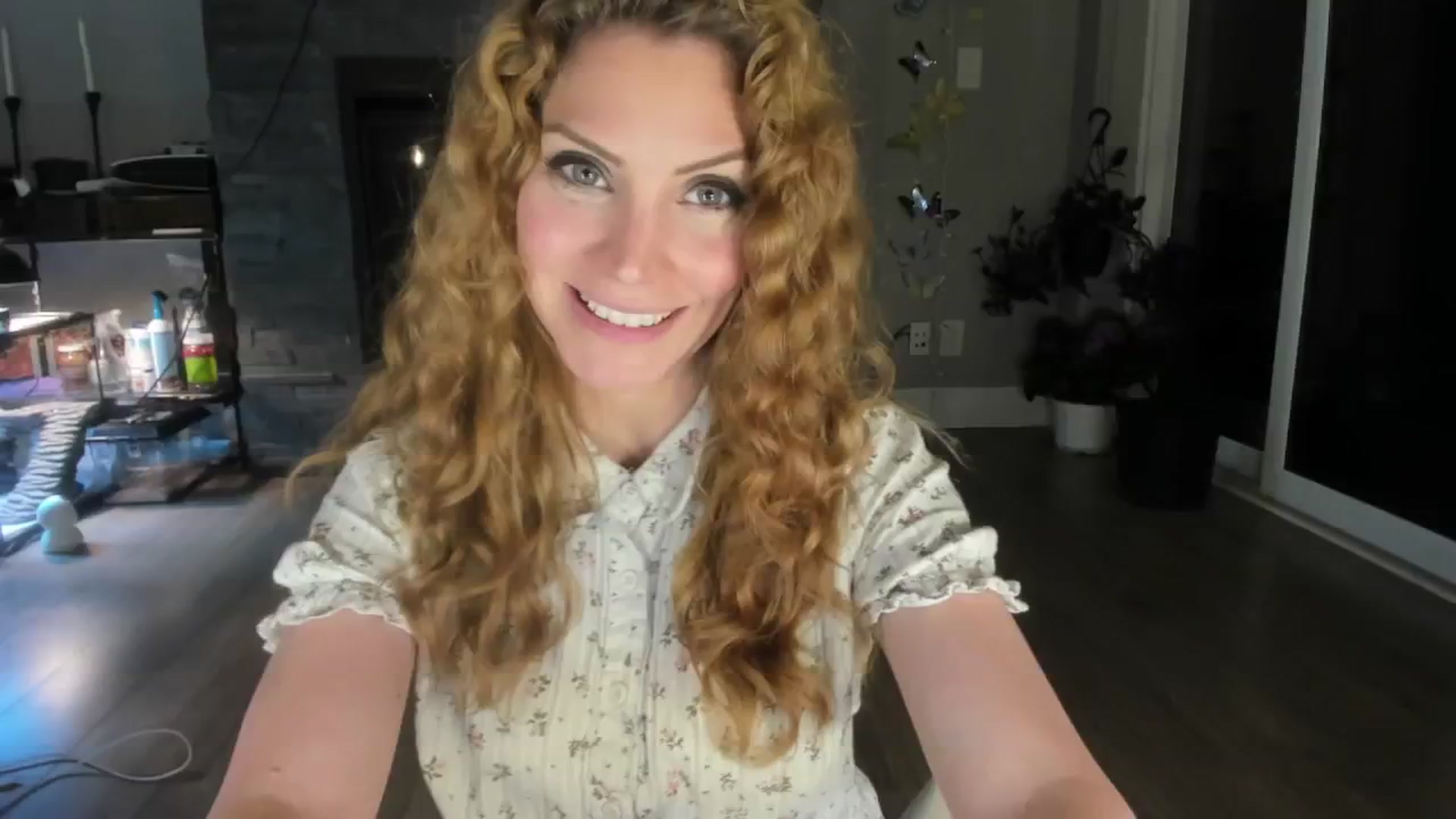 Gallery image thumbnail from Laurel's myfreecams stream on, 05/28/2024, 03:20 image 15 of 20